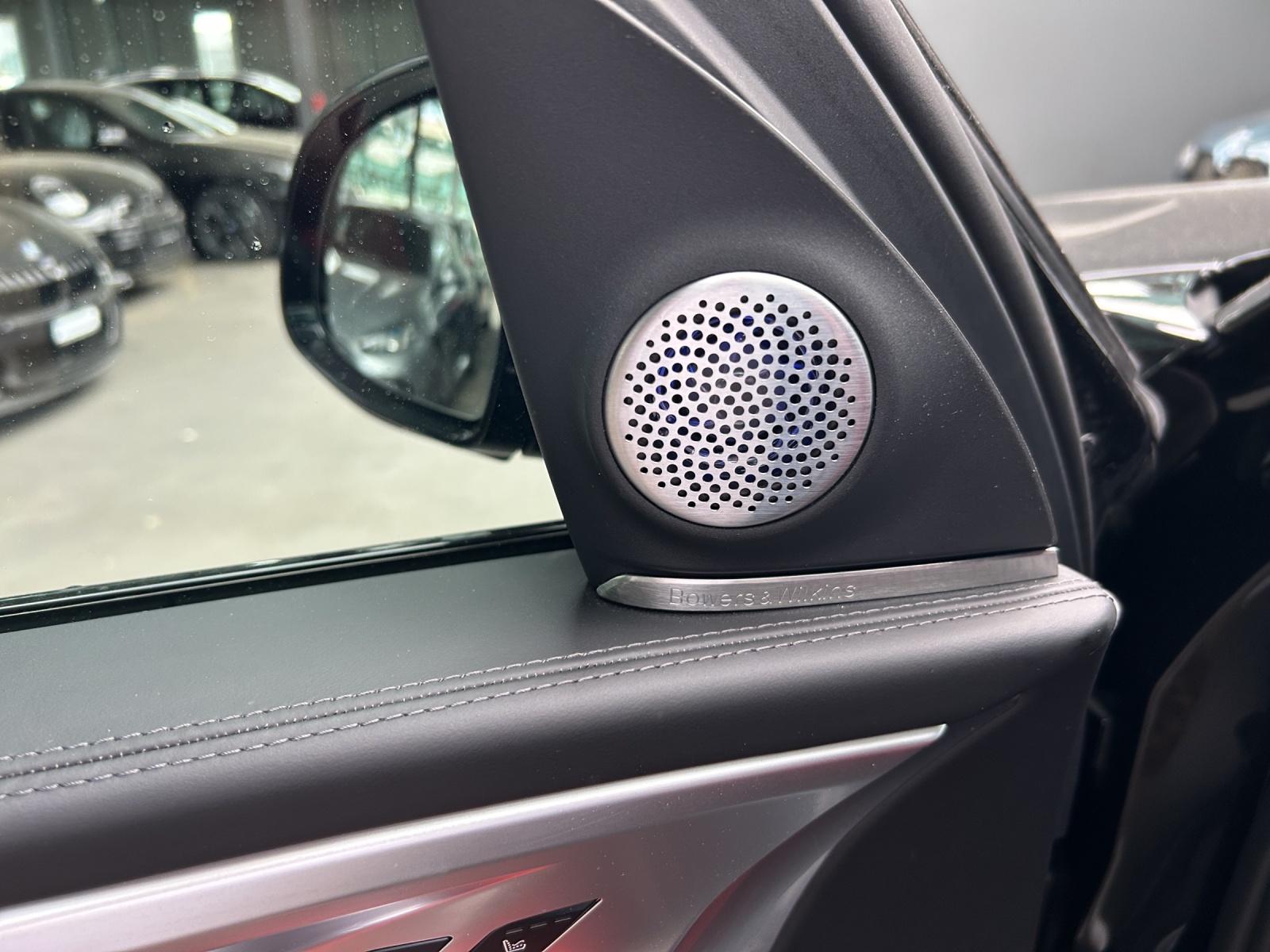 BMW XM Plug-in Hybrid-image-13