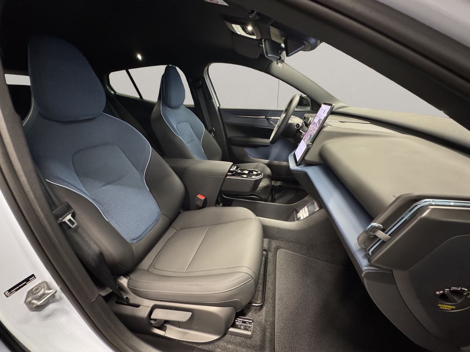 VOLVO EX30 E60 Core-image-10