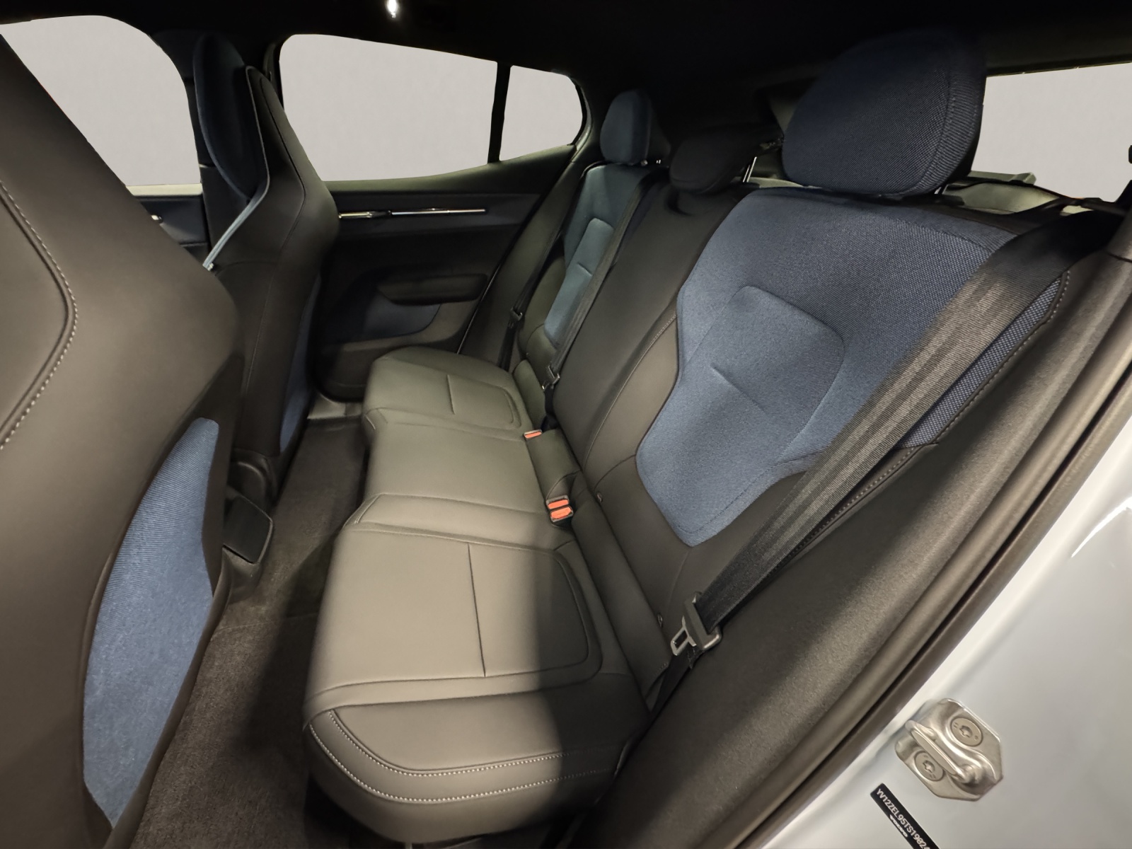 VOLVO EX30 E60 Core-image-8