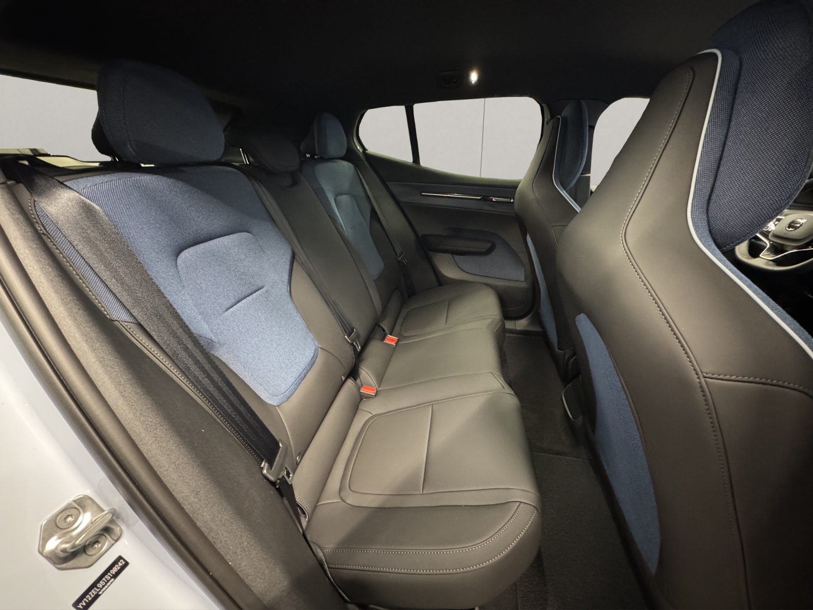 VOLVO EX30 E60 Core-image-12