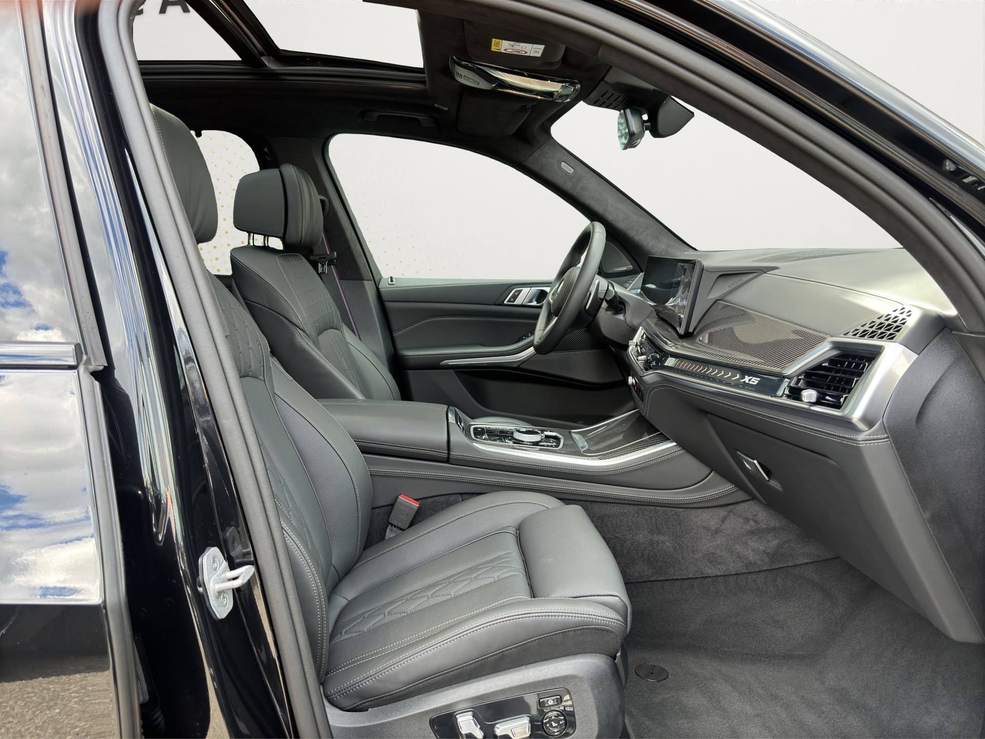 BMW X5 xDrive 50e M Sport Pro (CH) INDIVIDUAL-image-12