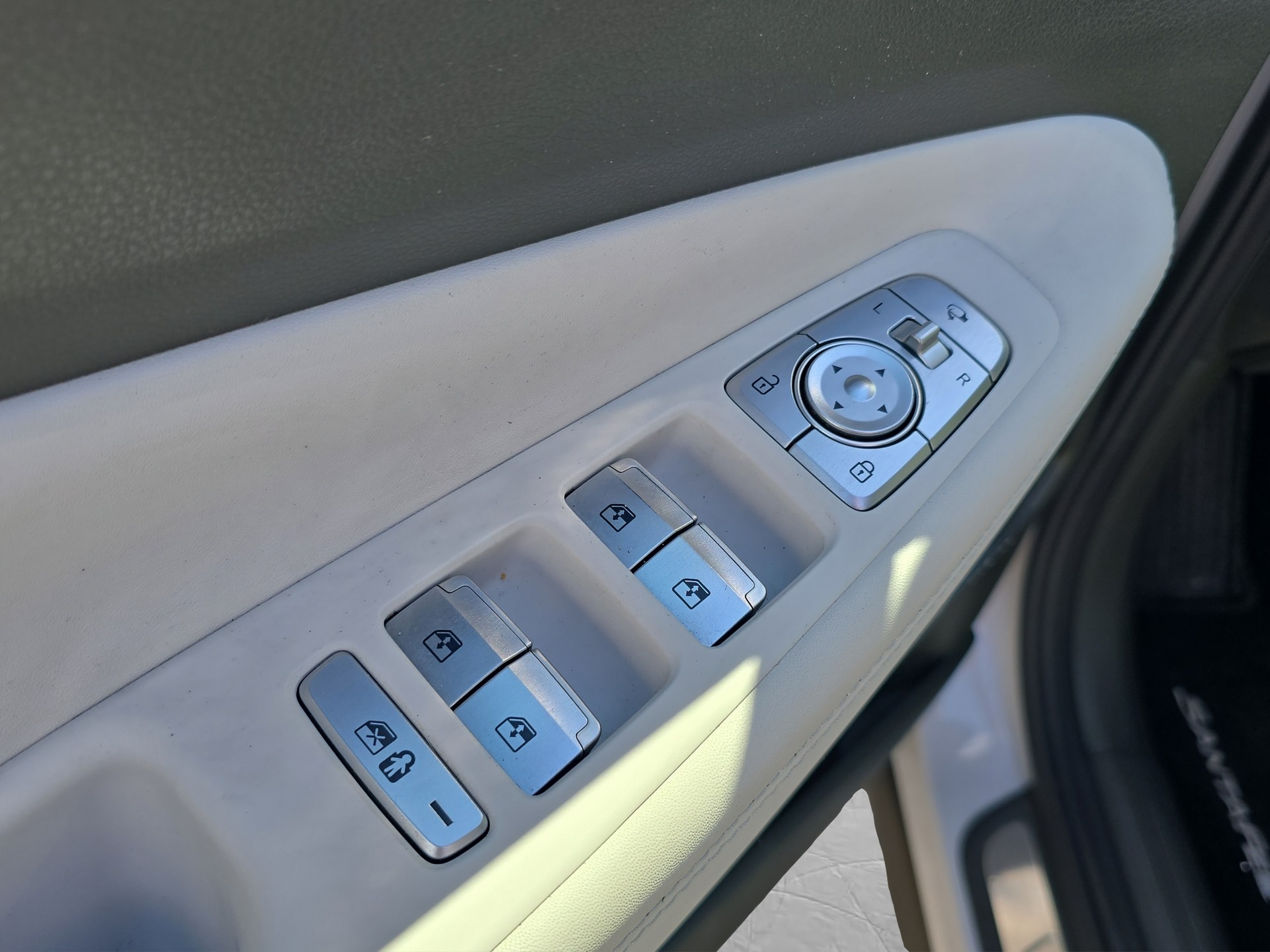 HYUNDAI Santa Fe 1.6 T-GDi Plug-in Hybrid Vertex 4WD-image-13