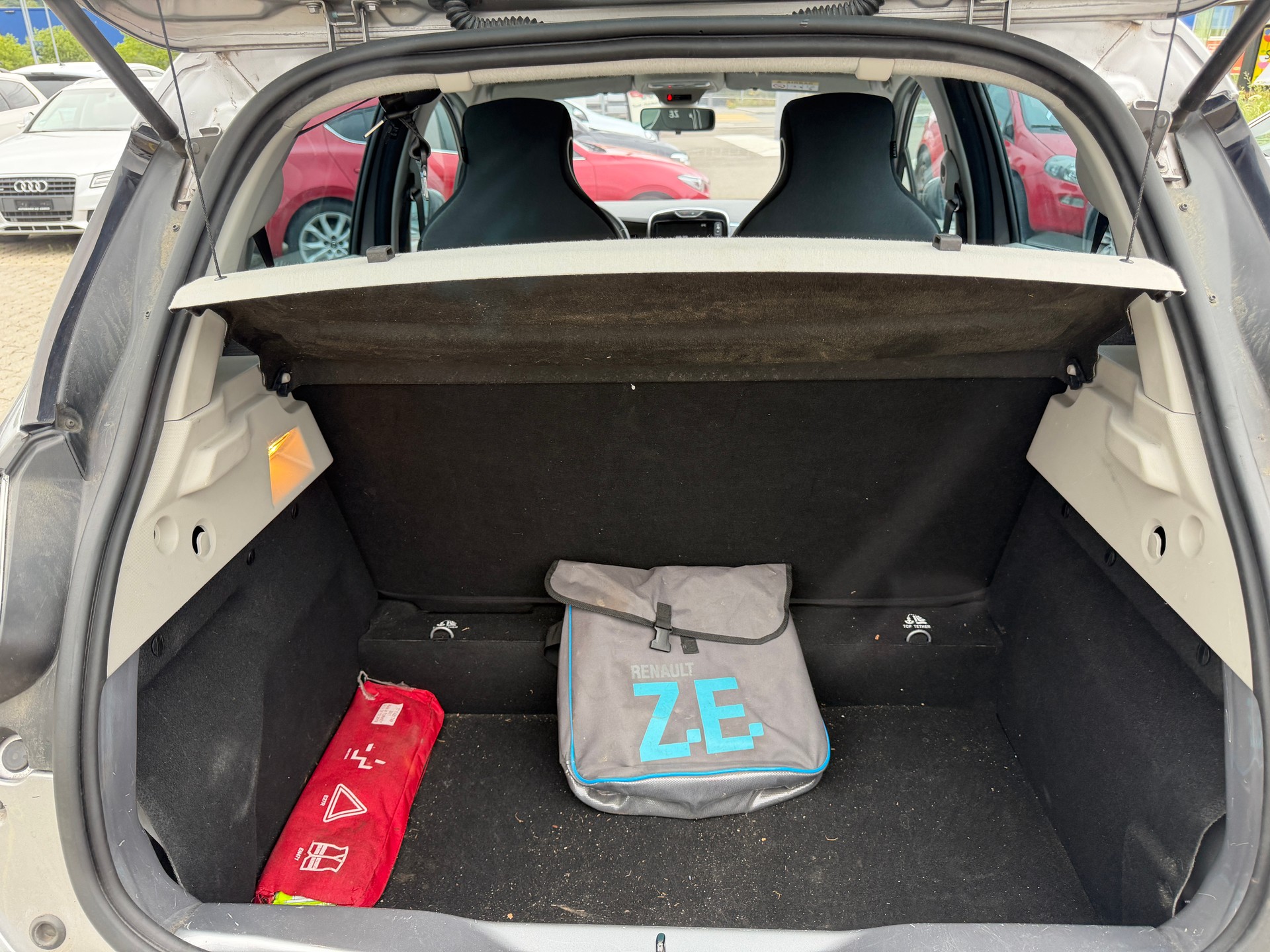 RENAULT Zoe Life Q210 (Batterie Miete)-image-9