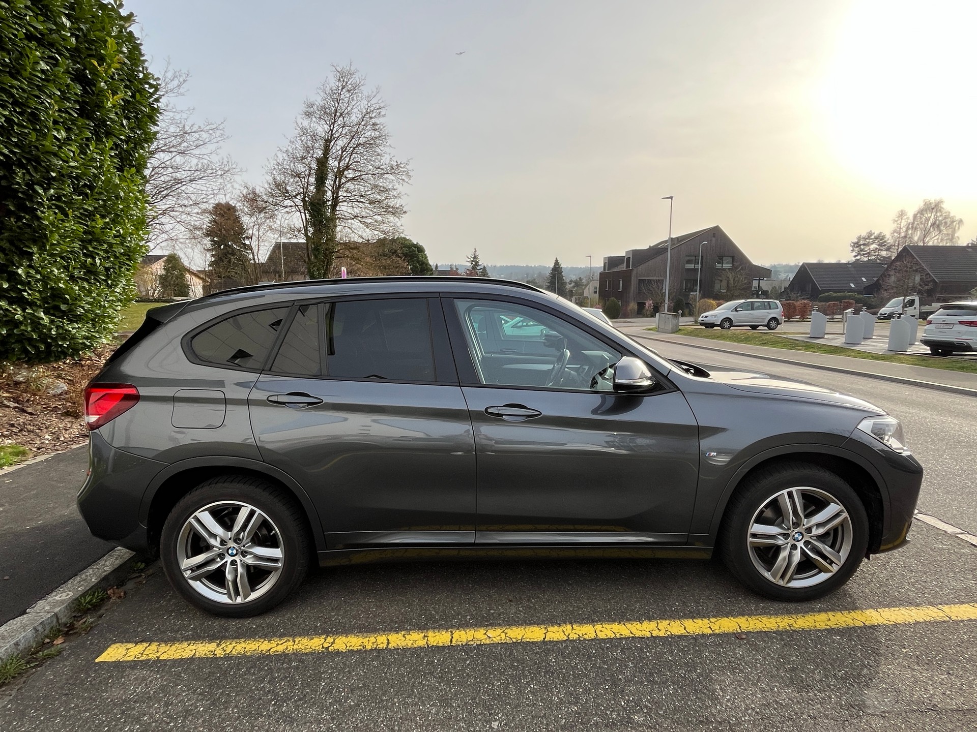 BMW 25i xDrive-image-3