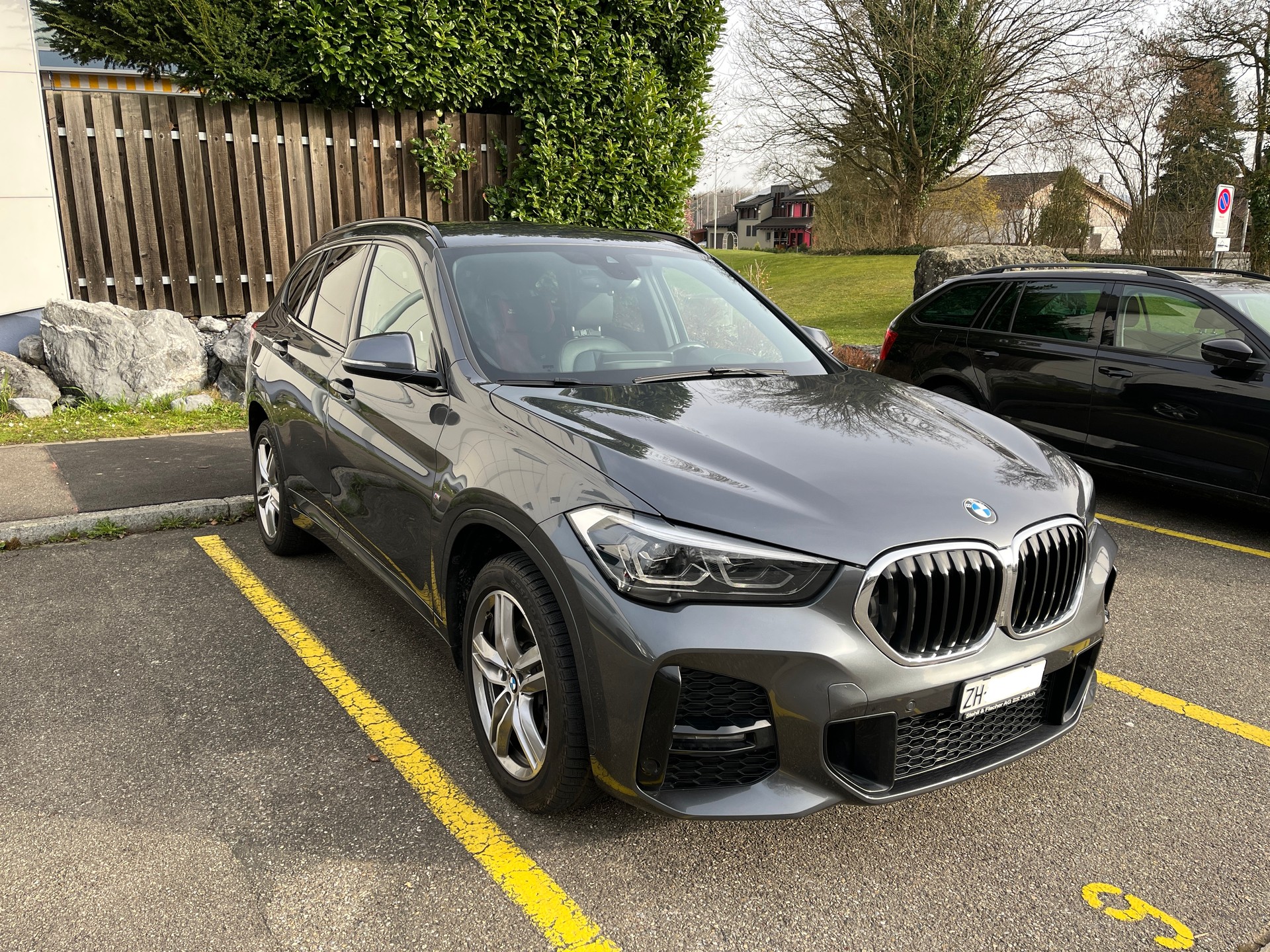 BMW 25i xDrive-image-0