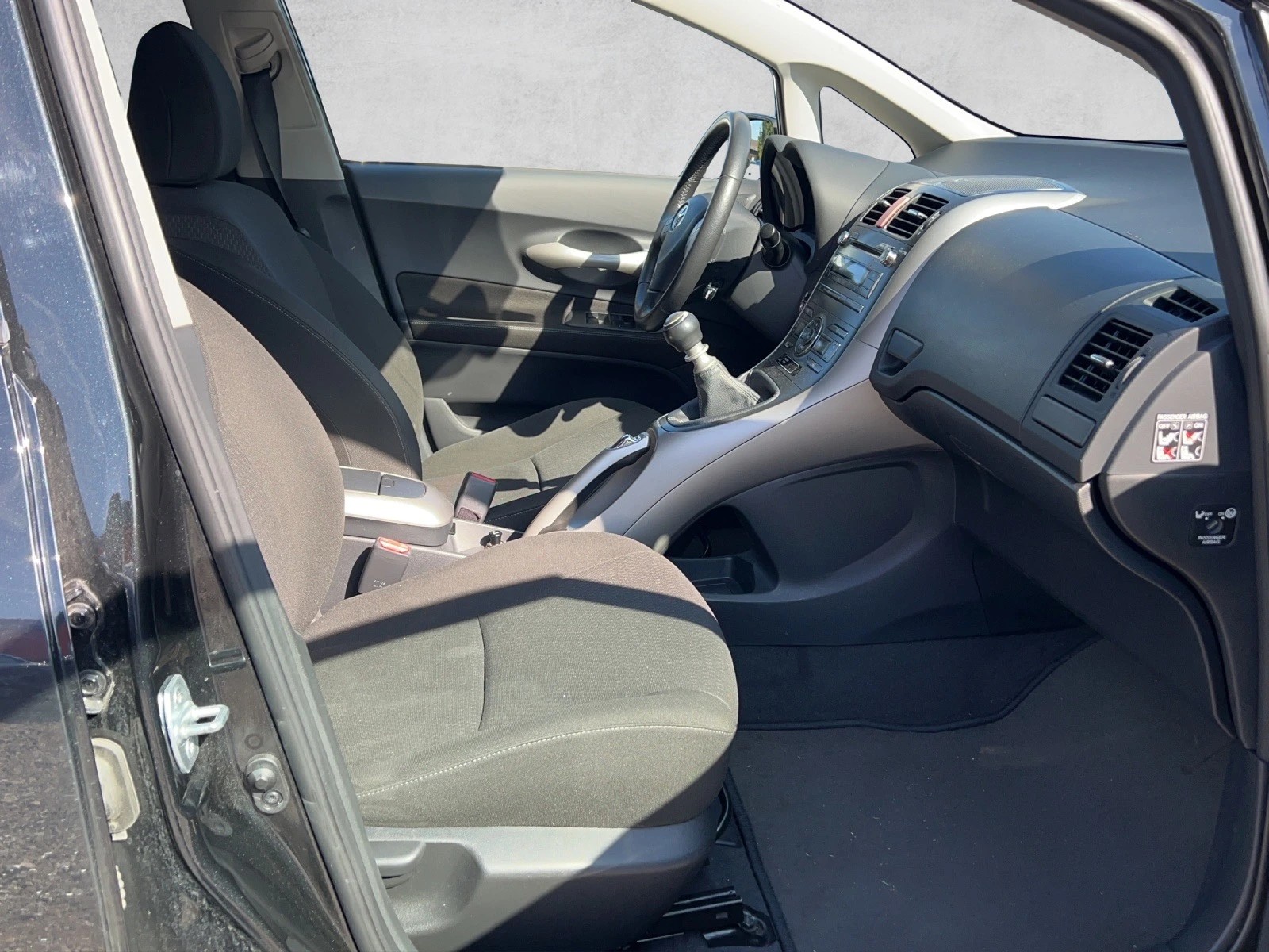 TOYOTA Auris 2.2 D-4D CleanPower Linea Sol Premium-image-9