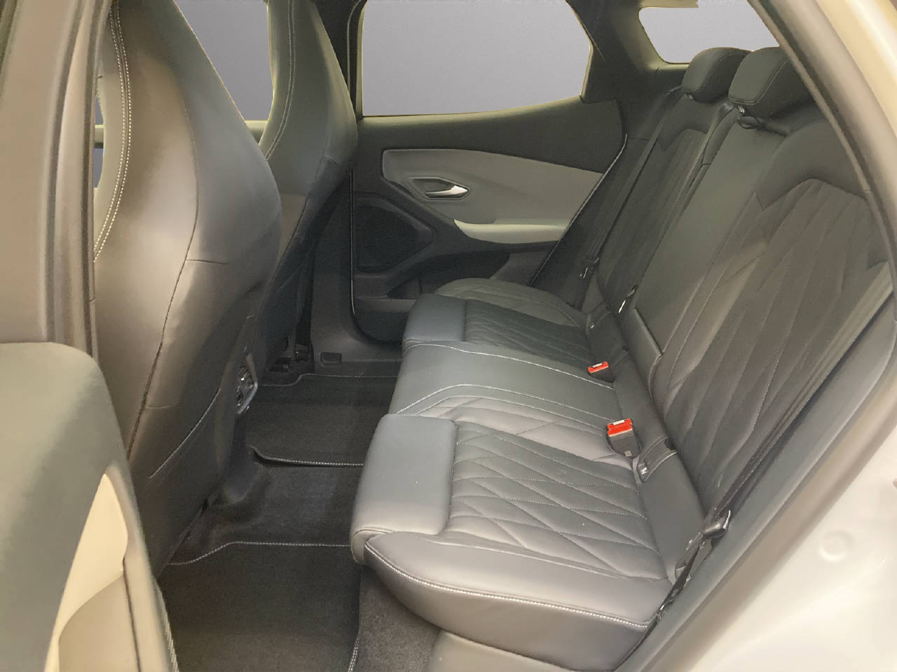 FORD Explorer 77kWh Dual Extended Range Premium AWD-image-5