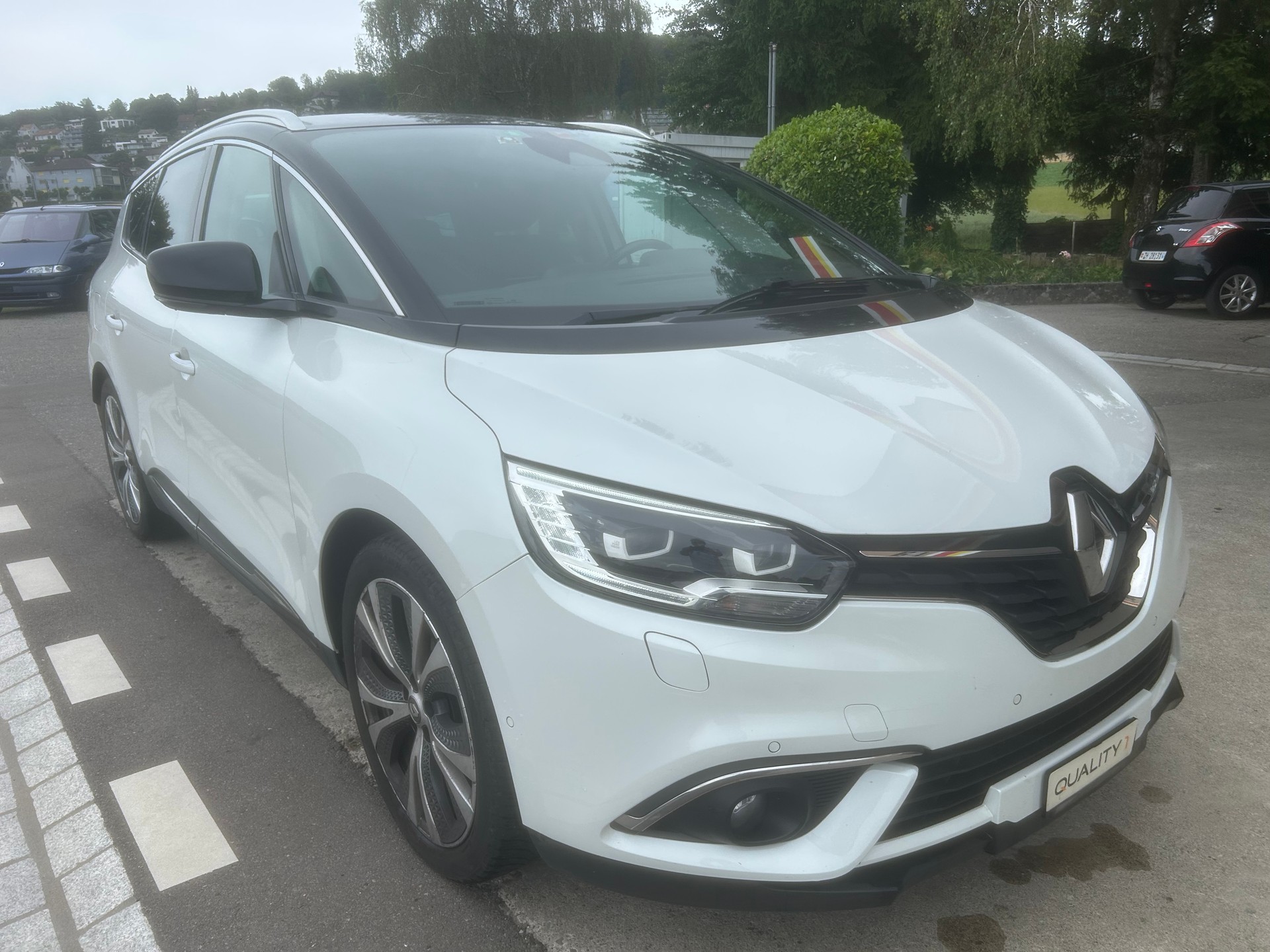 RENAULT Grand Scénic 1.6 dCi Intens EDC-image-1