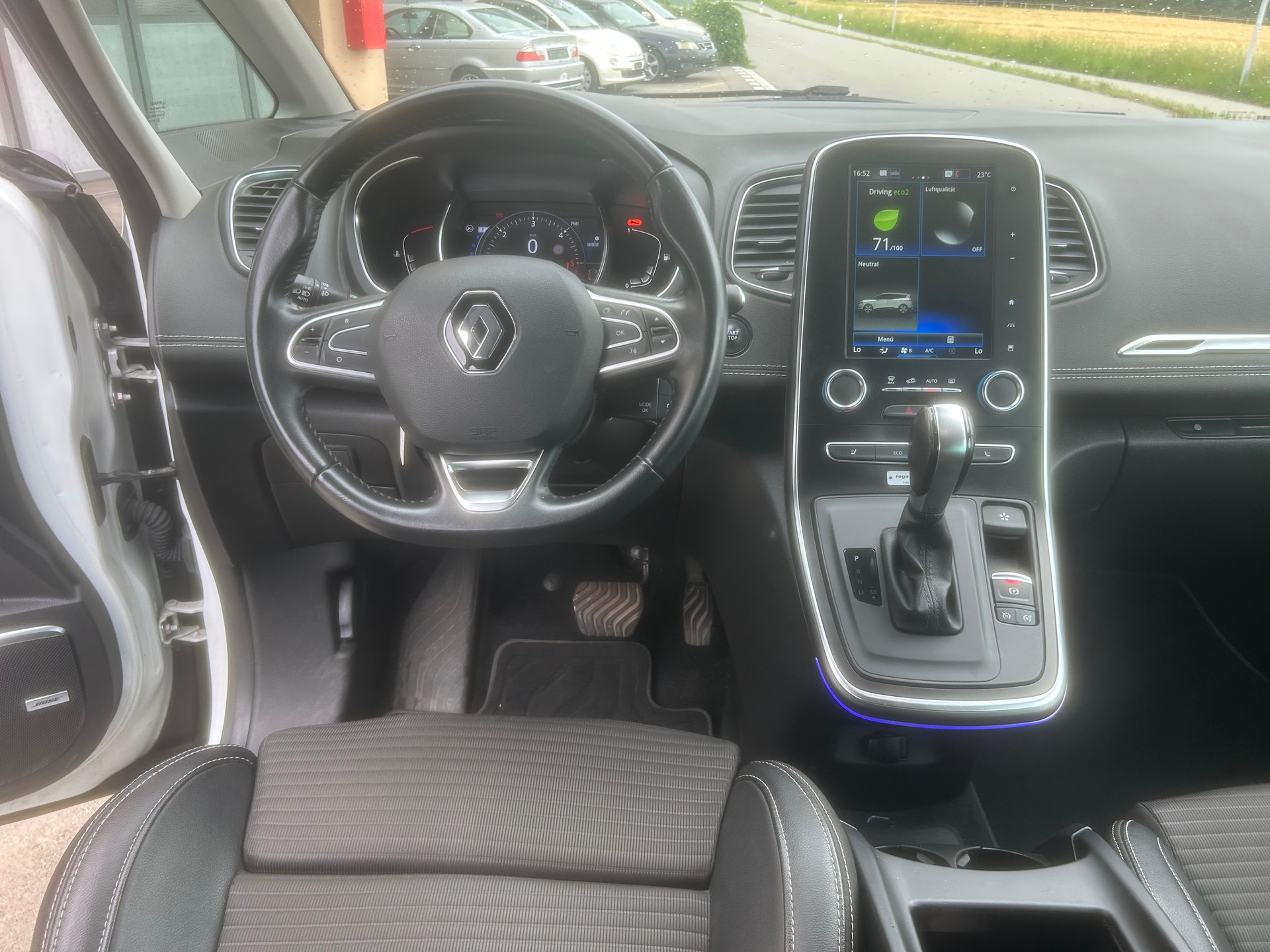 RENAULT Grand Scénic 1.6 dCi Intens EDC-image-9