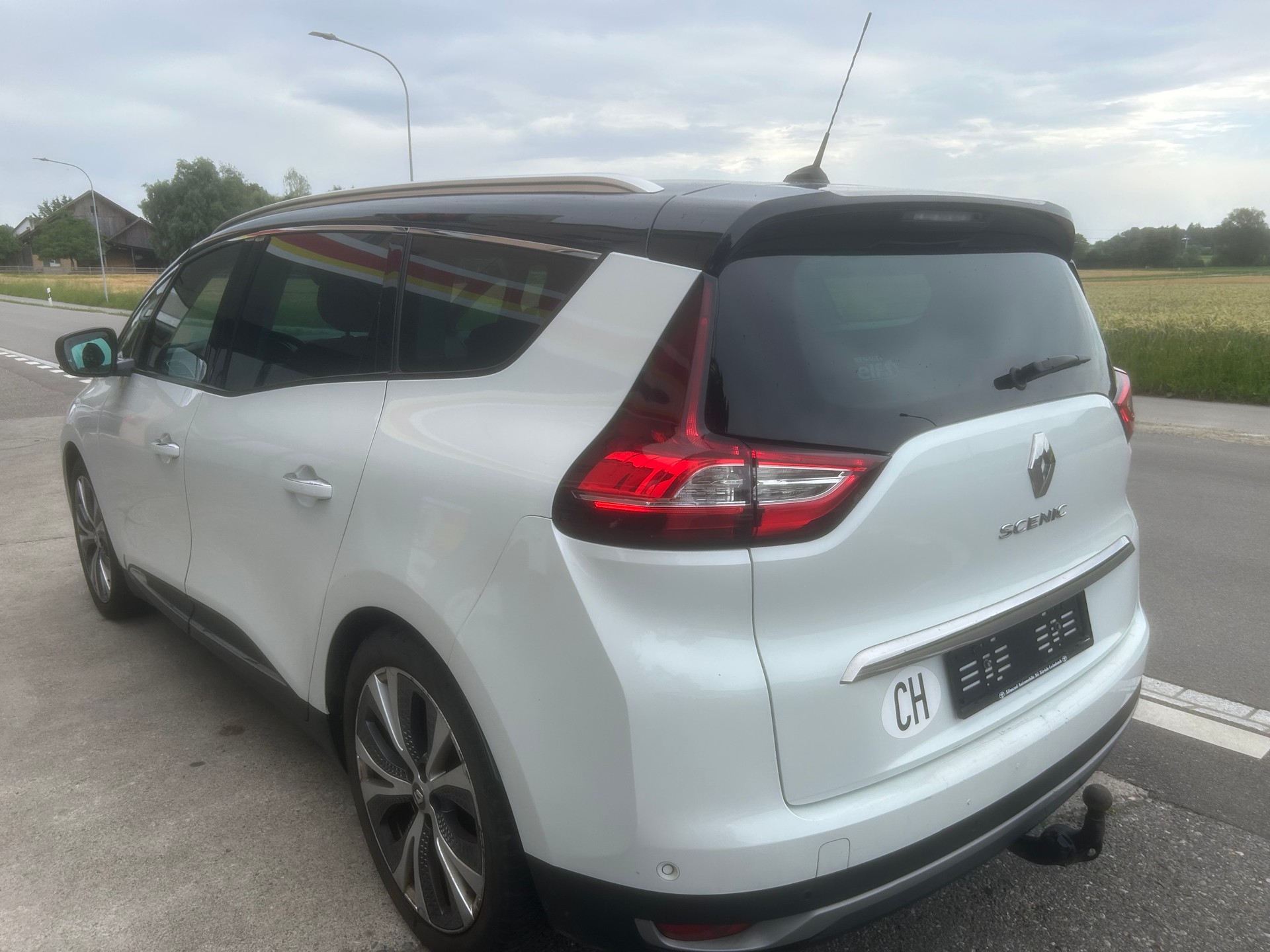 RENAULT Grand Scénic 1.6 dCi Intens EDC-image-3