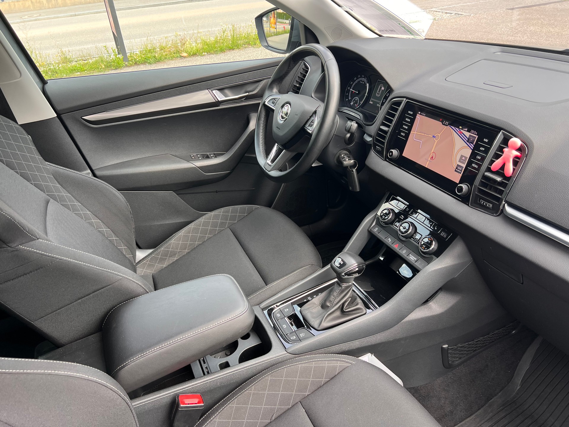 SKODA Karoq 2.0 TDI CR Style 4x4 DSG-image-7