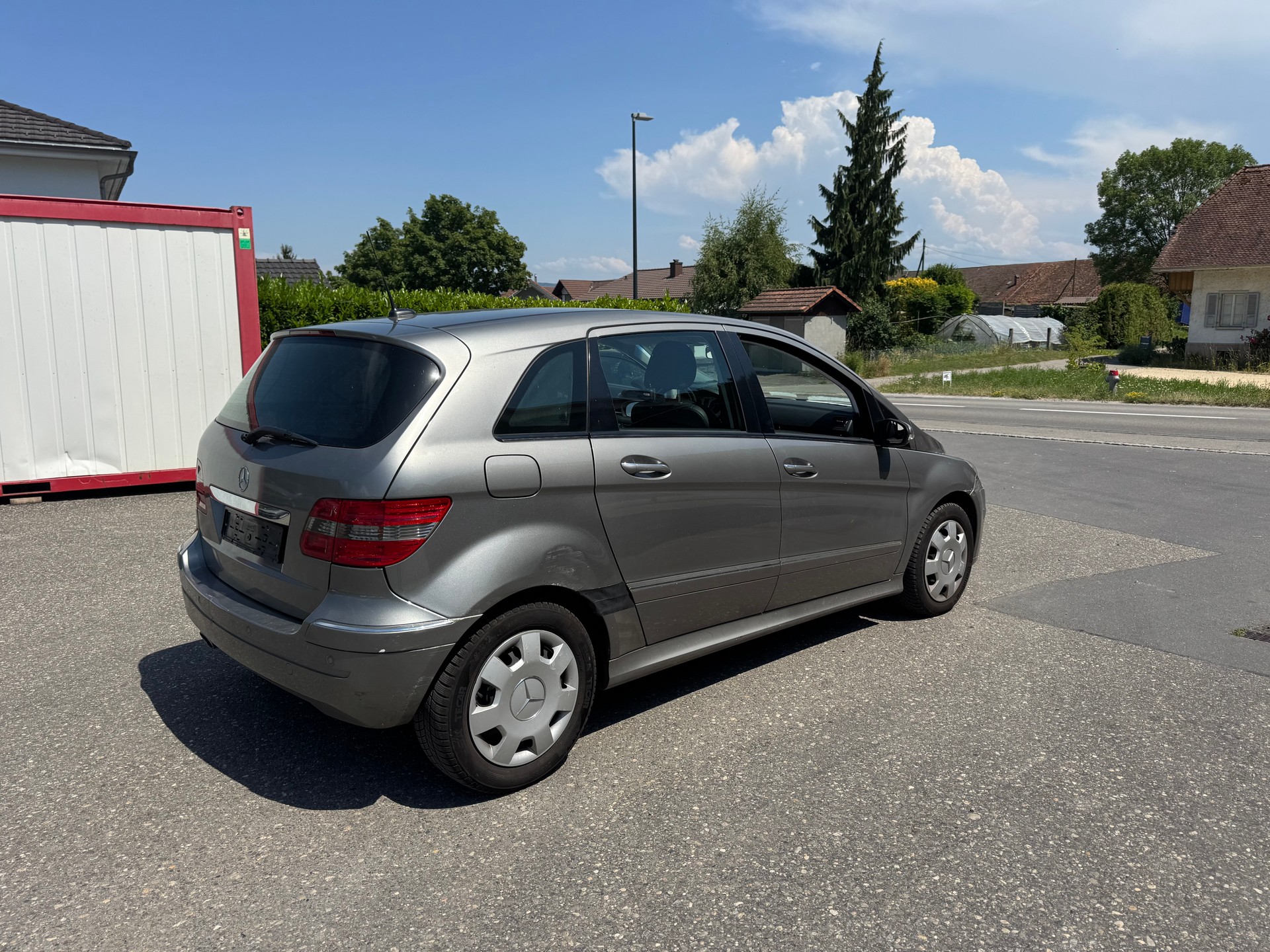 MERCEDES-BENZ B 200 CDI-image-9