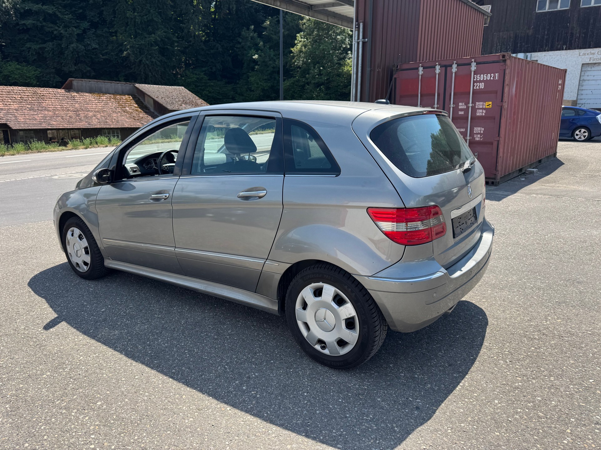 MERCEDES-BENZ B 200 CDI-image-2