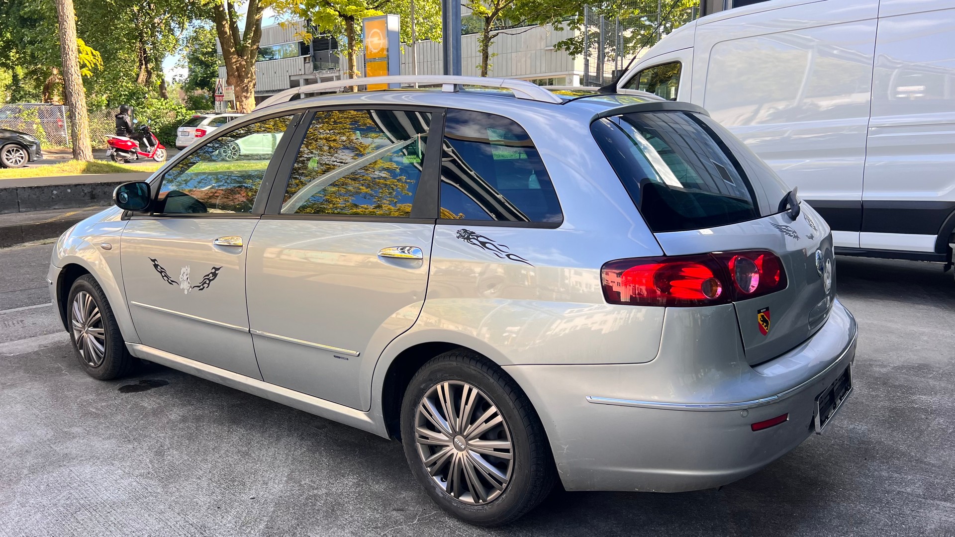 FIAT Croma 2.4 20V JTD Lusso Automatic-image-4