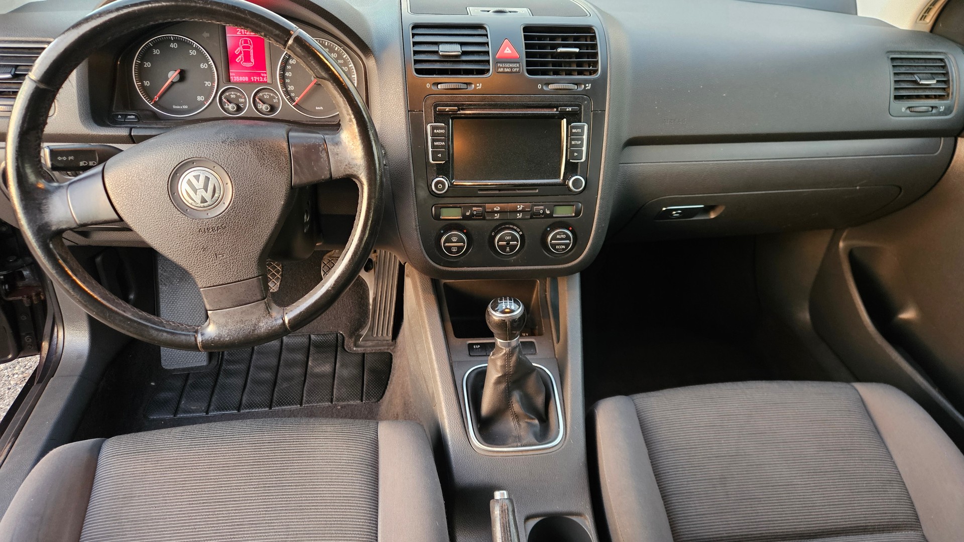 VW Golf 1.6 FSI Trendline-image-12