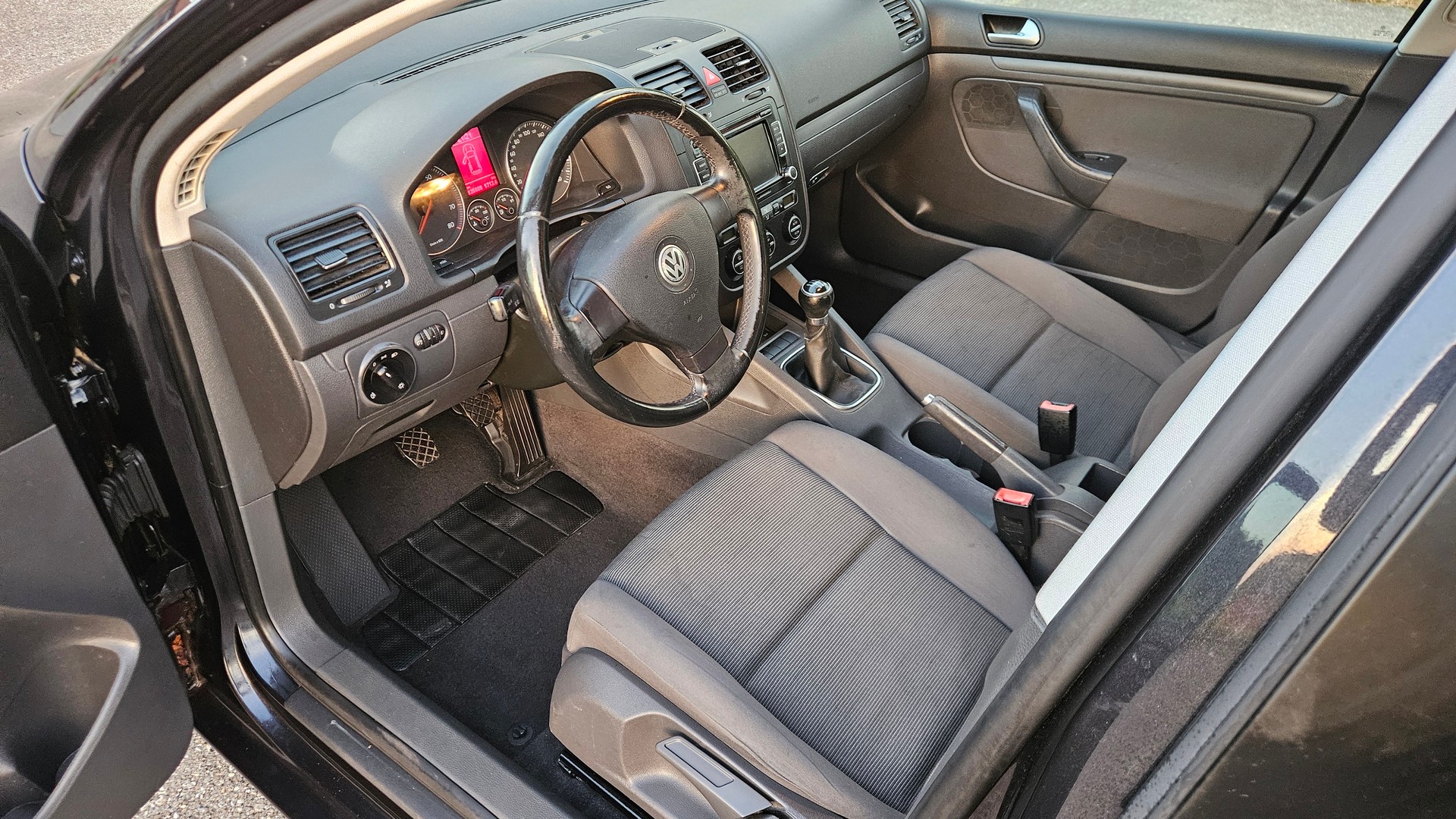 VW Golf 1.6 FSI Trendline-image-8