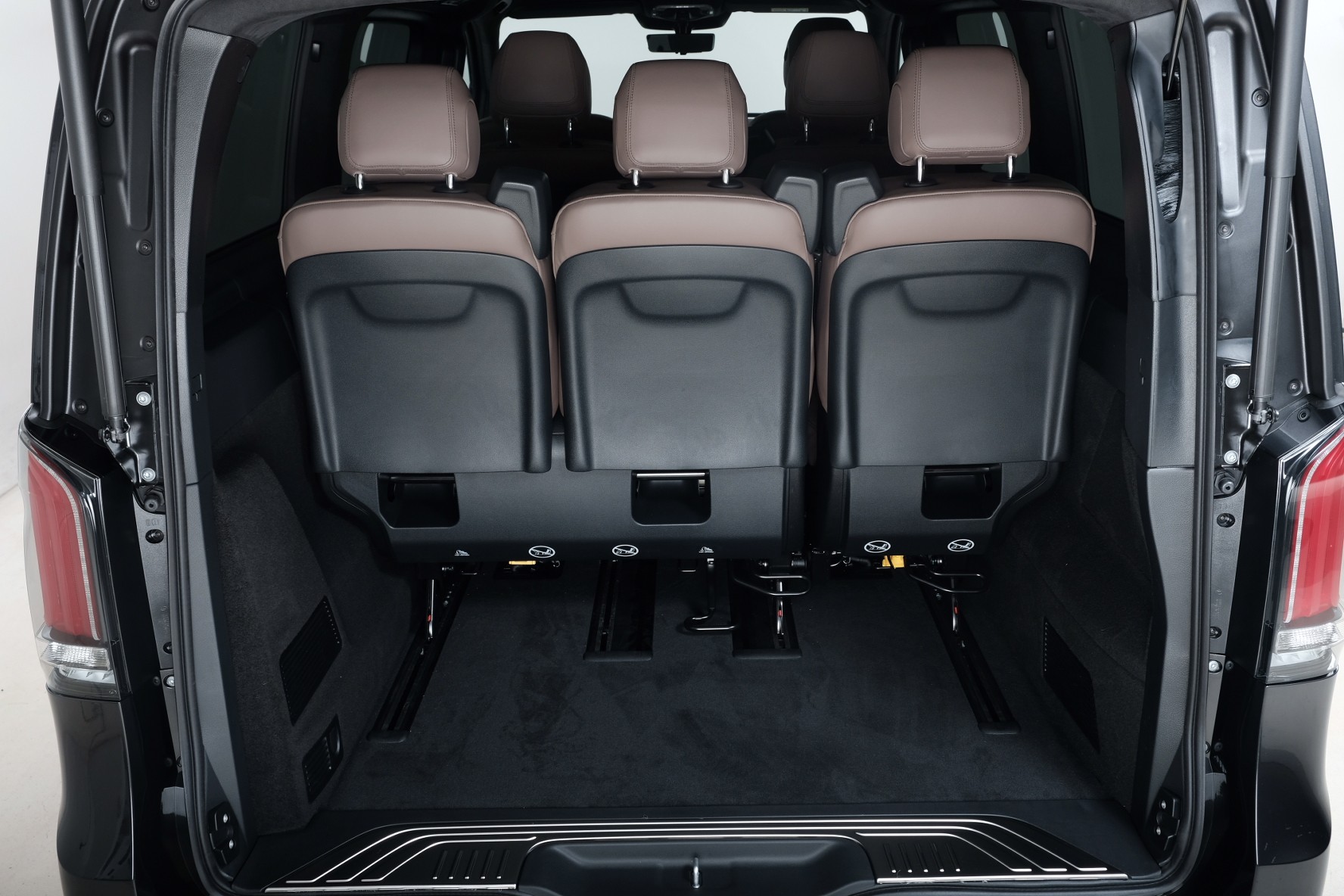 MERCEDES-BENZ V 300 d lang Exclusive 4Matic 9G-Tronic-image-17