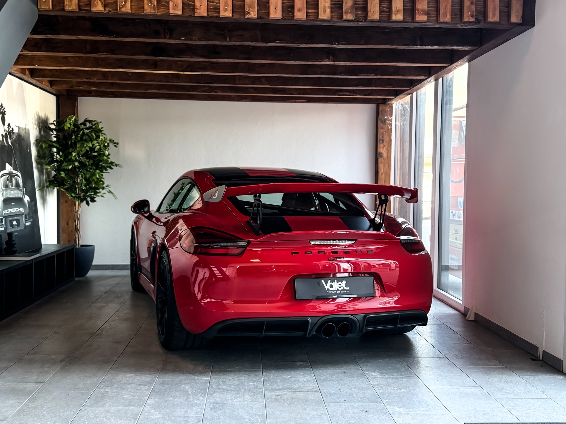 PORSCHE Cayman GT4-image-4