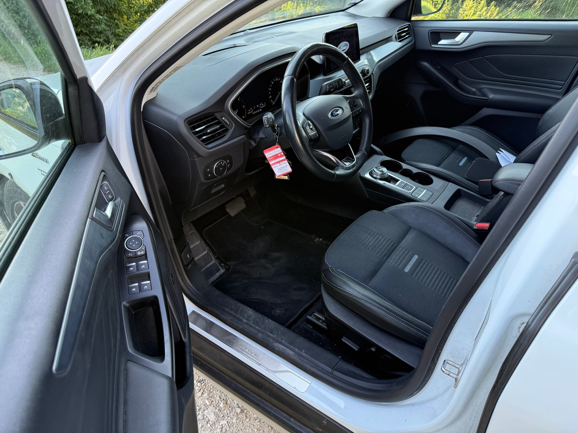 FORD Focus 2.0 TDCi Titanium Automatic-image-10