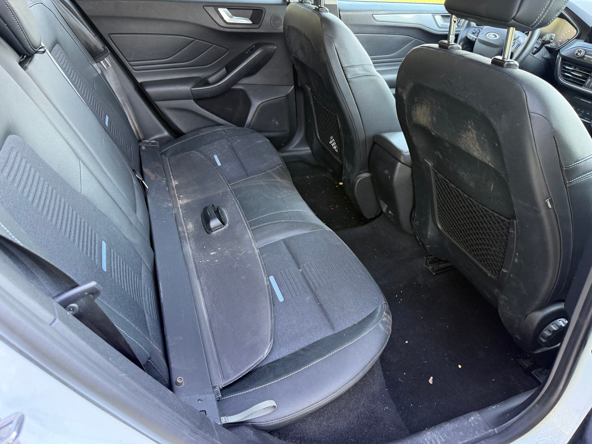 FORD Focus 2.0 TDCi Titanium Automatic-image-9