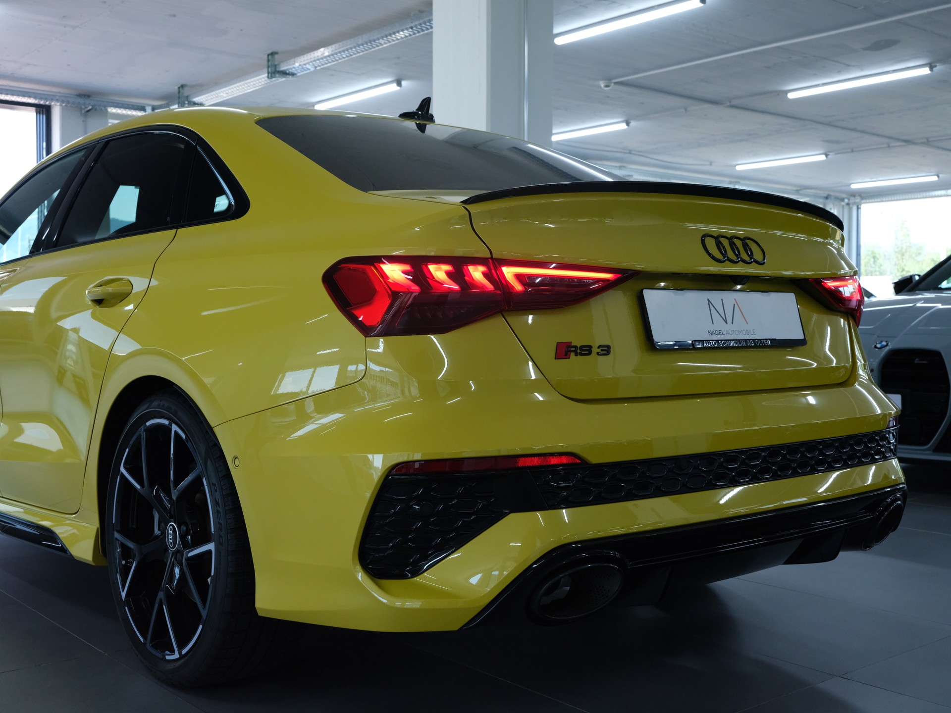 AUDI RS3 Limousine 2.5 TSI quattro S-tronic *RS-Performance* *360 Kamera* *Sitzheizung*-image-5