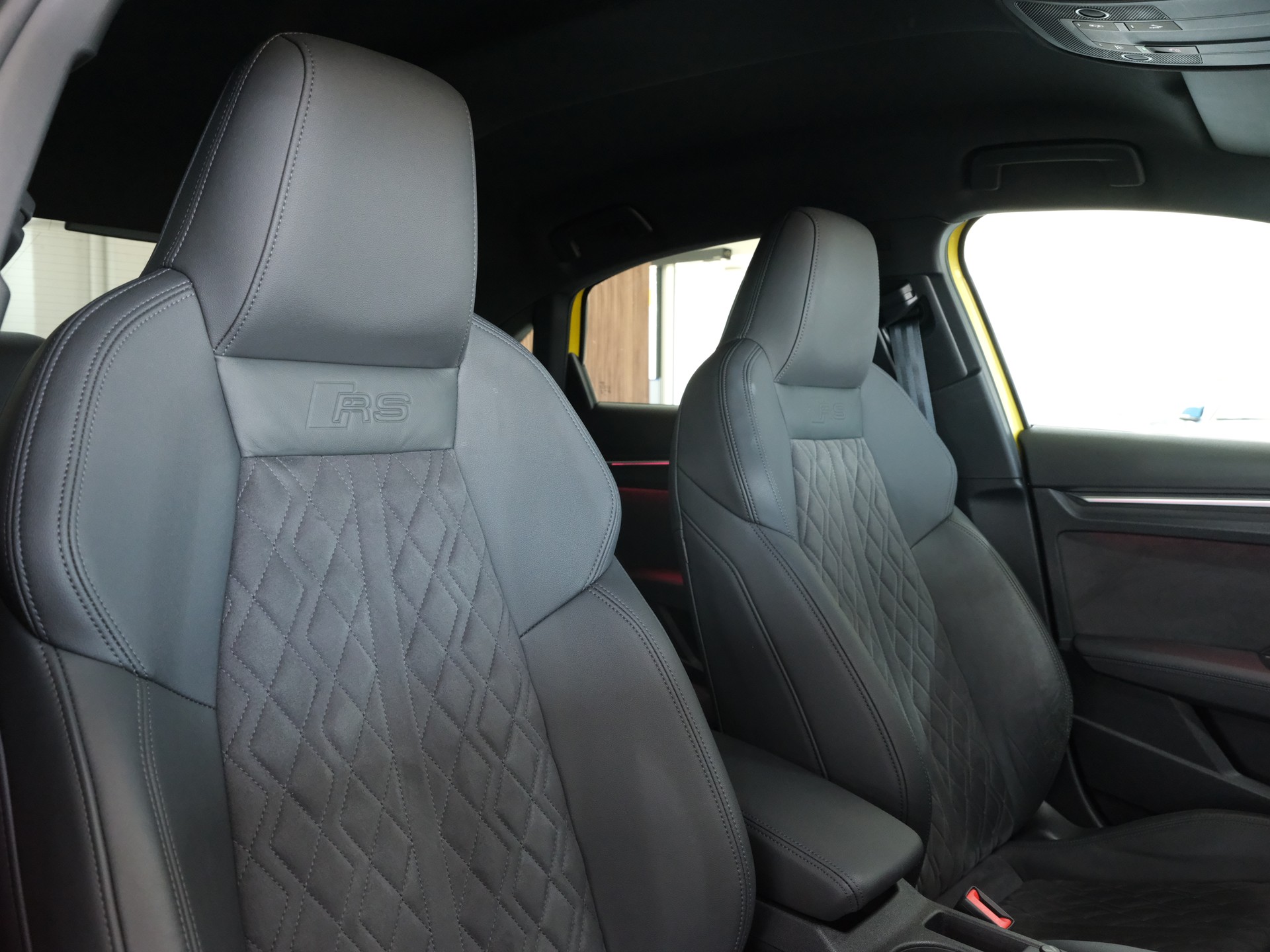 AUDI RS3 Limousine 2.5 TSI quattro S-tronic *RS-Performance* *360 Kamera* *Sitzheizung*-image-20