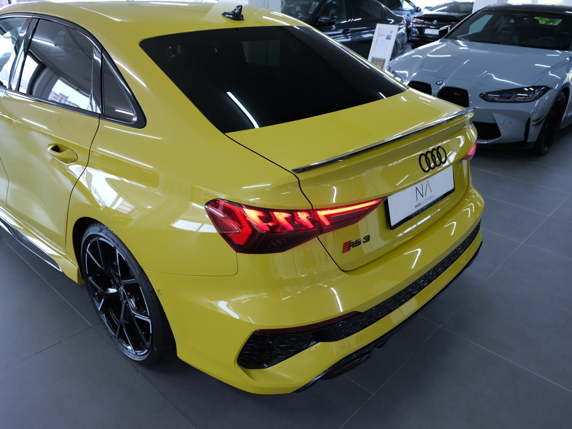 AUDI RS3 Limousine 2.5 TSI quattro S-tronic *RS-Performance* *360 Kamera* *Sitzheizung*-image-13