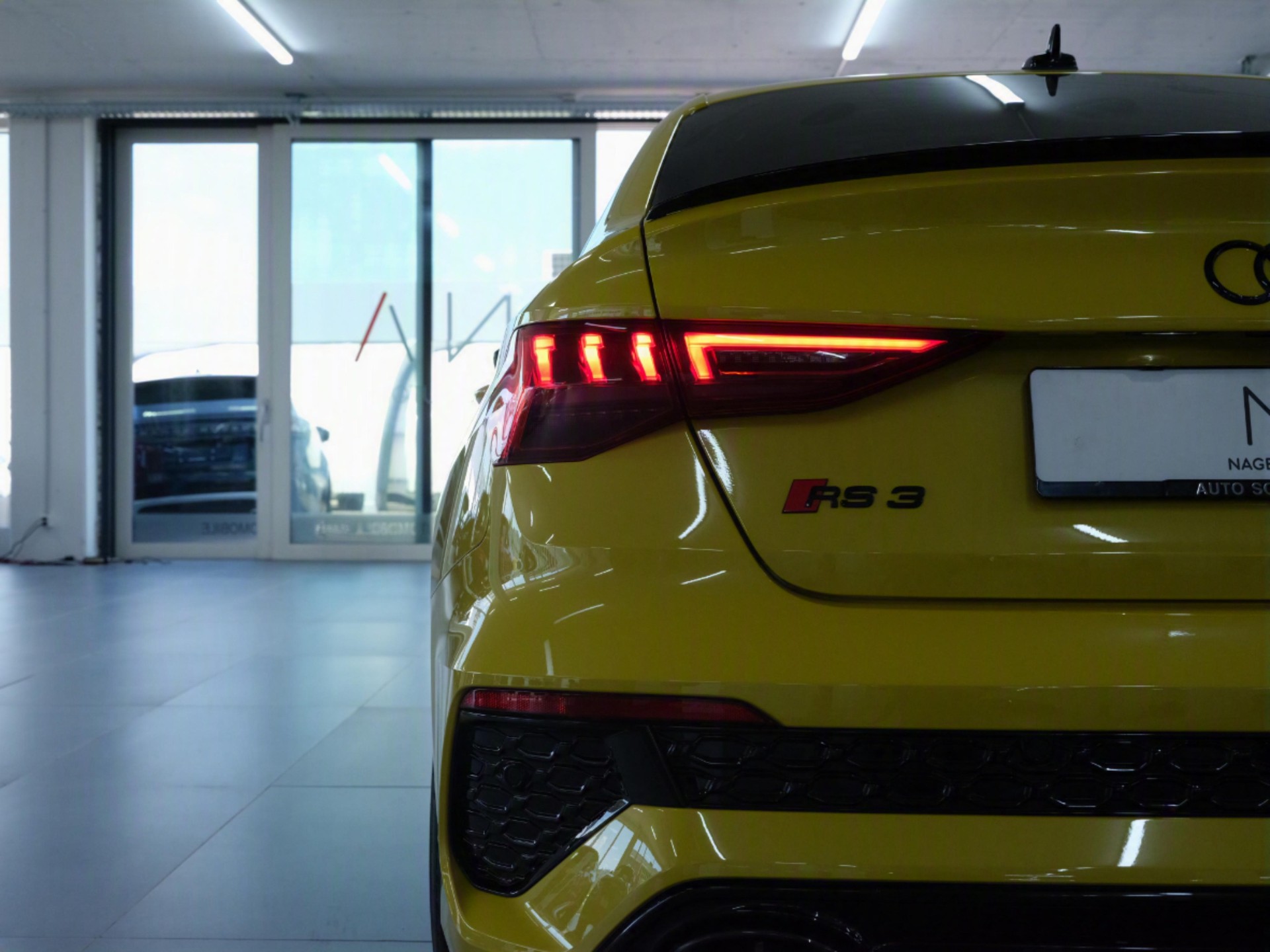 AUDI RS3 Limousine 2.5 TSI quattro S-tronic *RS-Performance* *360 Kamera* *Sitzheizung*-image-7