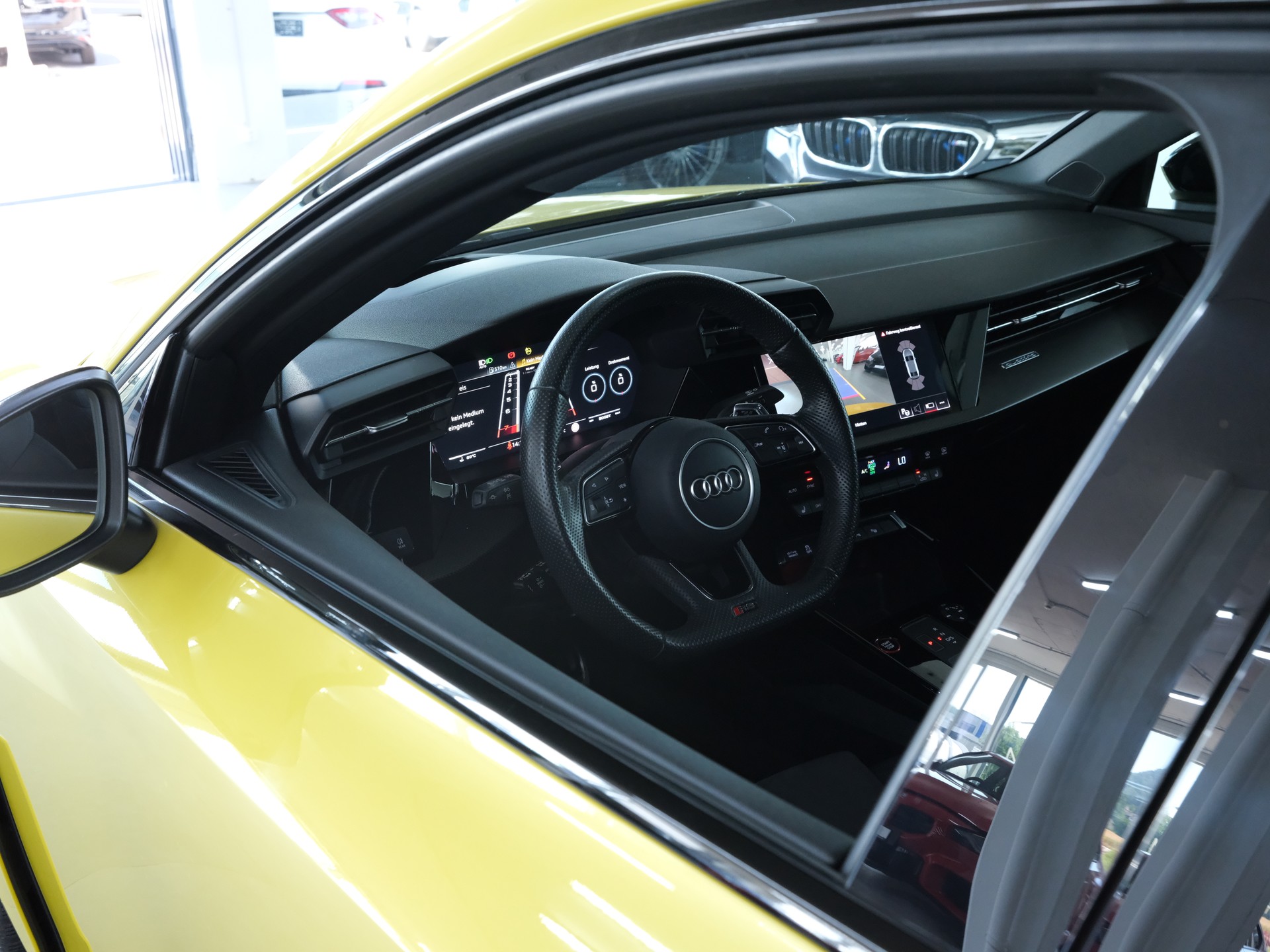 AUDI RS3 Limousine 2.5 TSI quattro S-tronic *RS-Performance* *360 Kamera* *Sitzheizung*-image-25