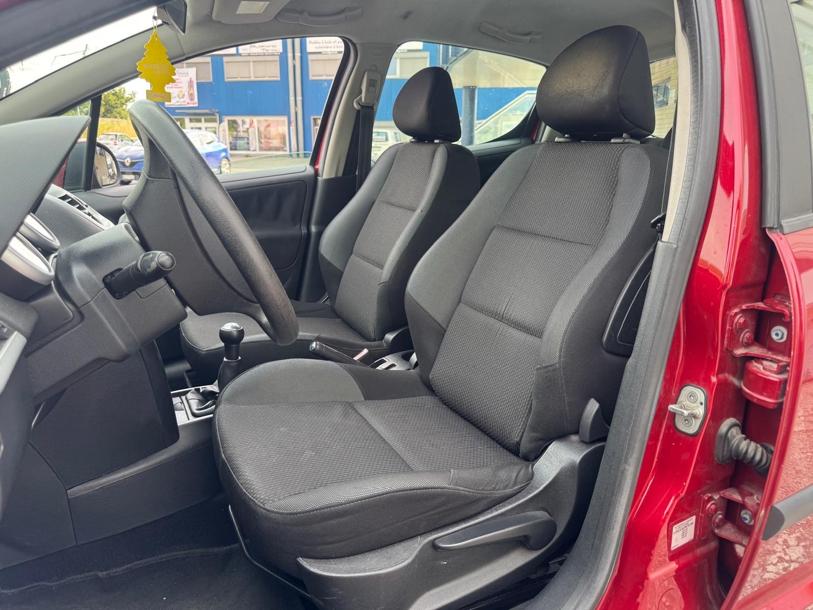 PEUGEOT 207 1.4 16V Trendy Clim-image-11