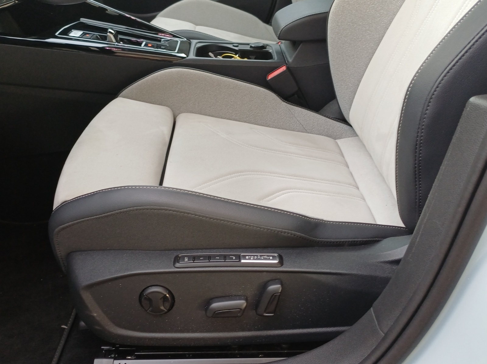 VW Golf 1.5 e TSI mHEV Style DSG-image-14