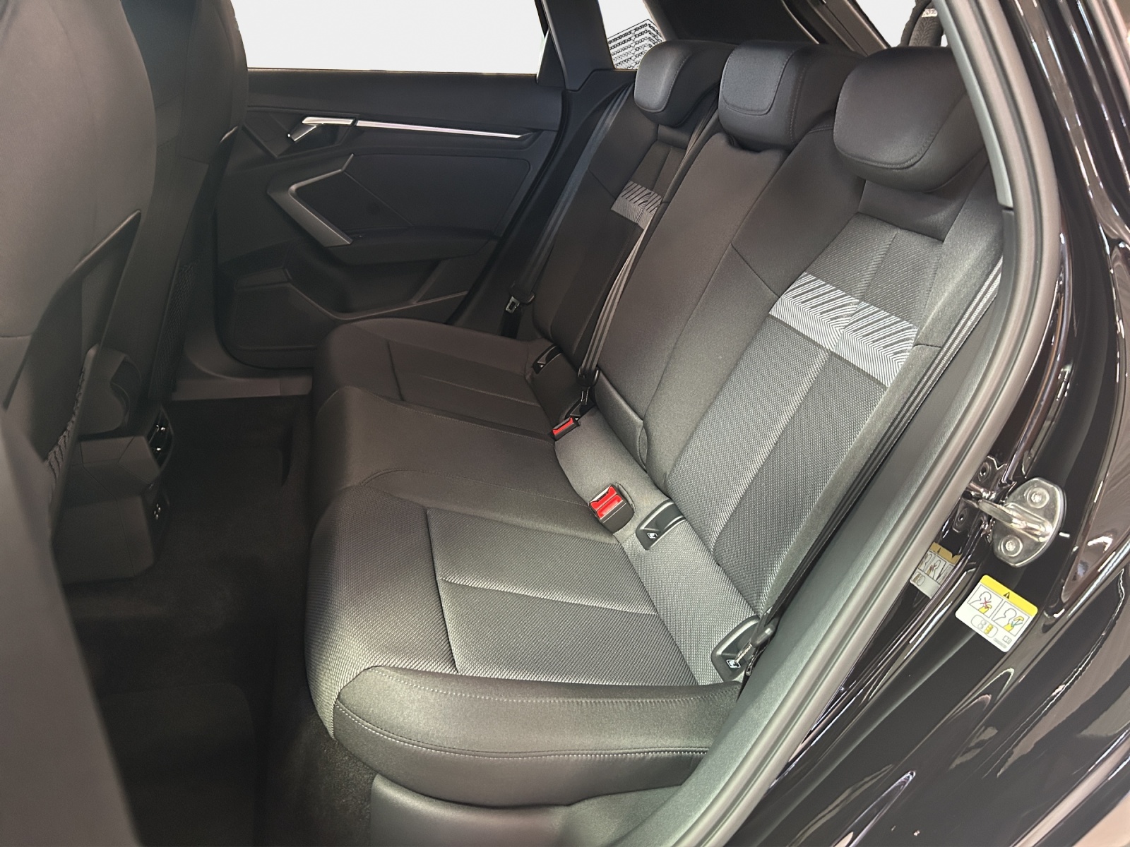 AUDI A3 Sportback TFSI 110 kW Attraction S tronic-image-11