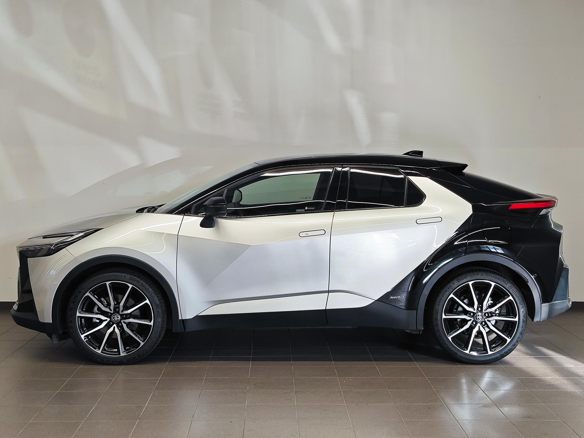TOYOTA C-HR 2.0 HEV GR Sport Premiere 4x4 - Ruote invernali & Servizi inclusi-image-2