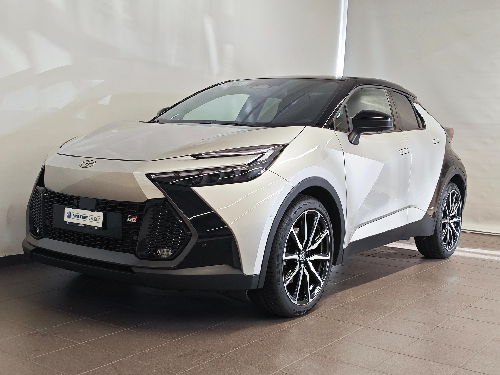 TOYOTA C-HR 2.0 HEV GR Sport Premiere 4x4 - Ruote invernali & Servizi inclusi-image-1