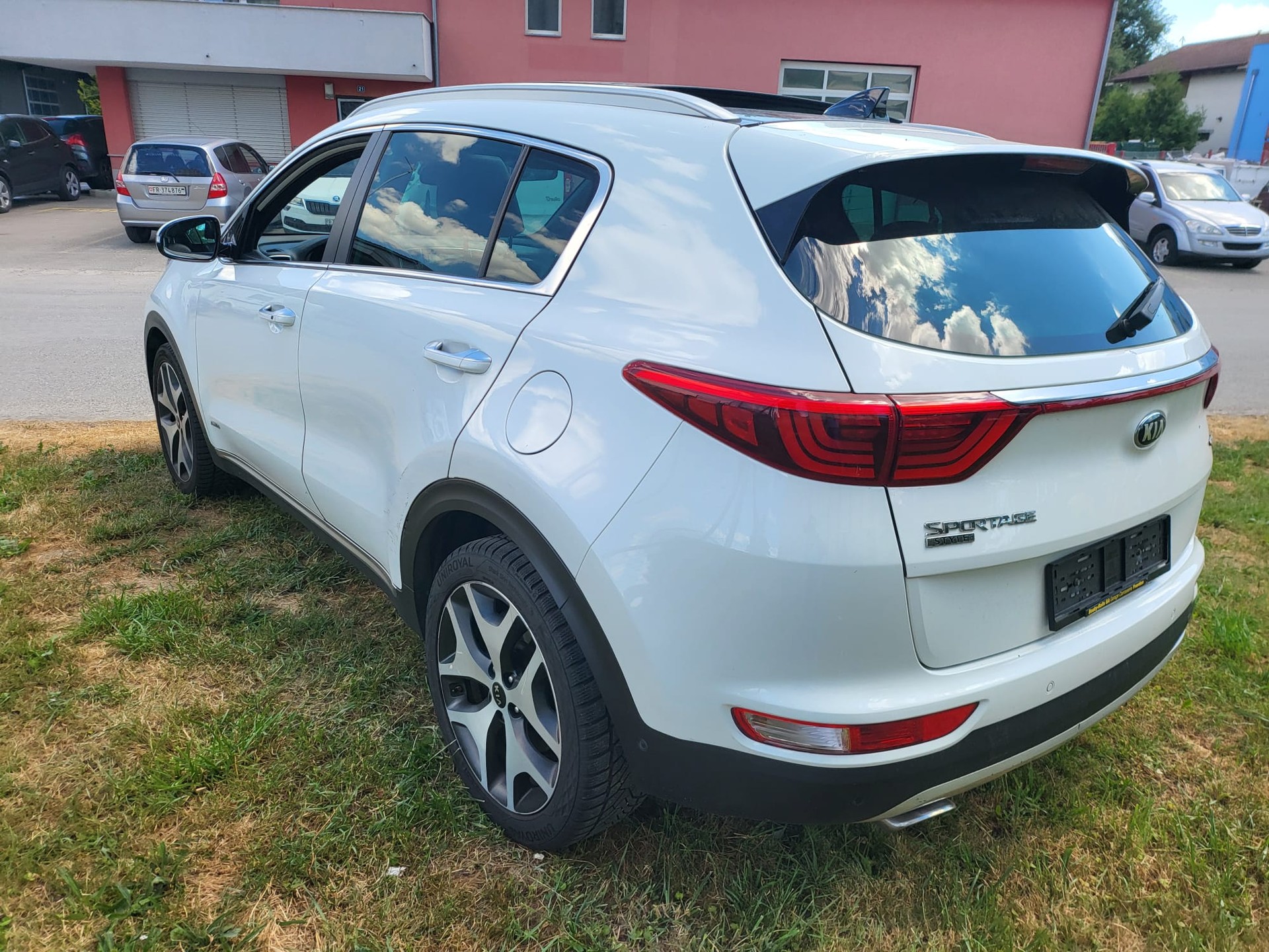 KIA Sportage 2.0CRDi Style GT Line 4WD Automat-image-9