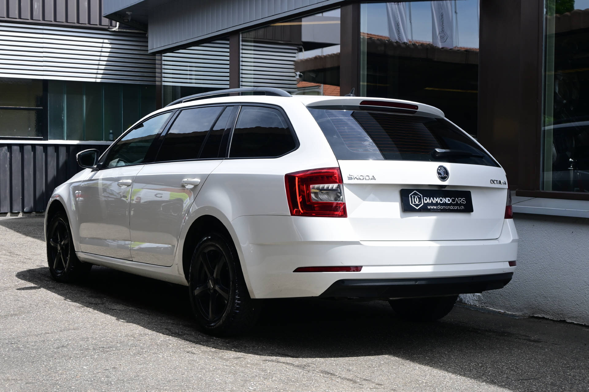 SKODA Octavia Combi 1.6 TDI 115 Ambition DSG-image-3