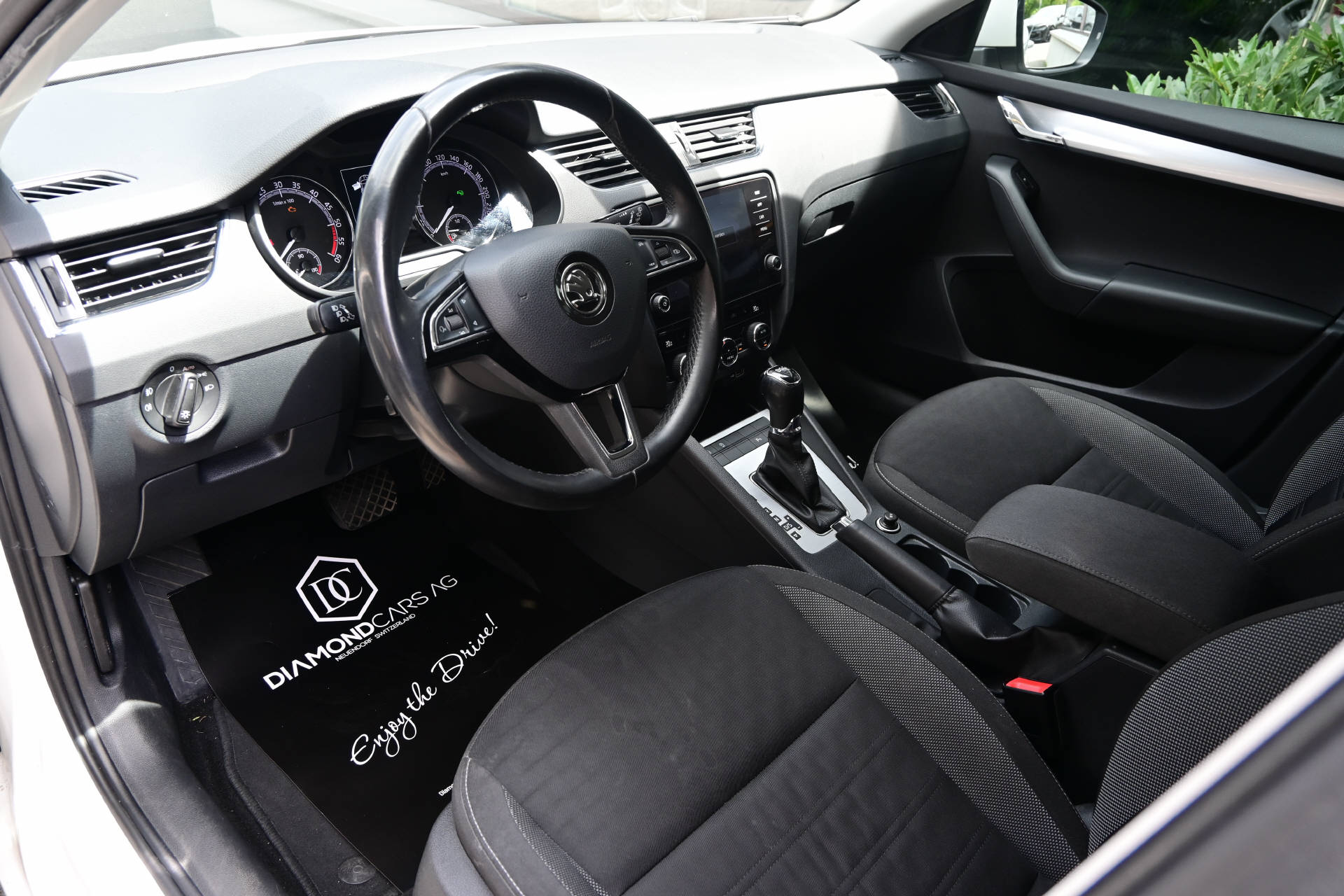 SKODA Octavia Combi 1.6 TDI 115 Ambition DSG-image-6