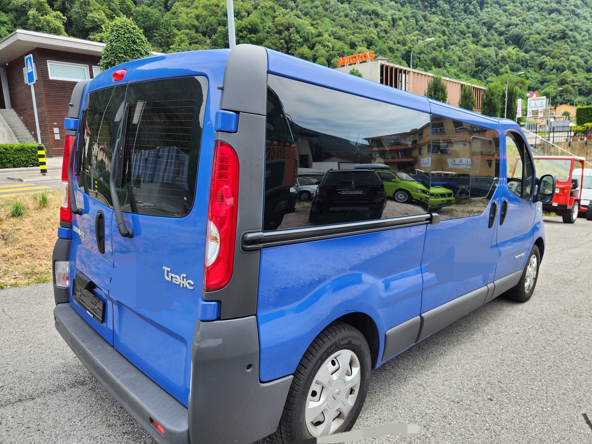 RENAULT TRAFIC-image-5