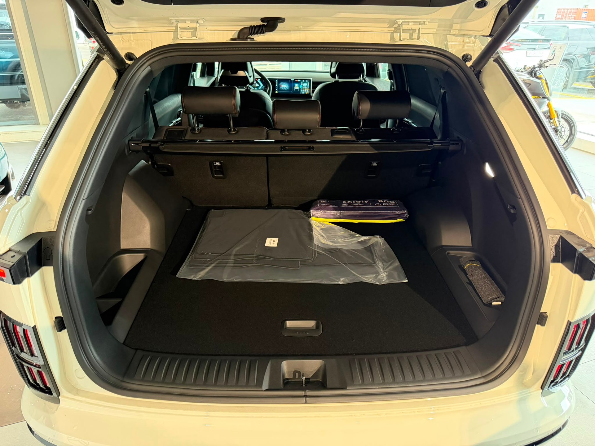 KGM-SsangYong Actyon 1.5 T GDI Hybrid Titanium Automat-image-3