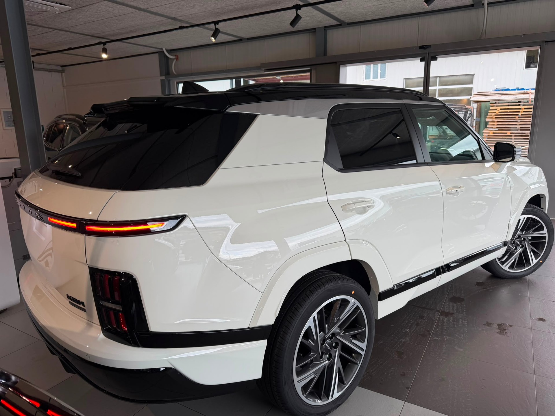KGM-SsangYong Actyon 1.5 T GDI Hybrid Titanium Automat-image-4
