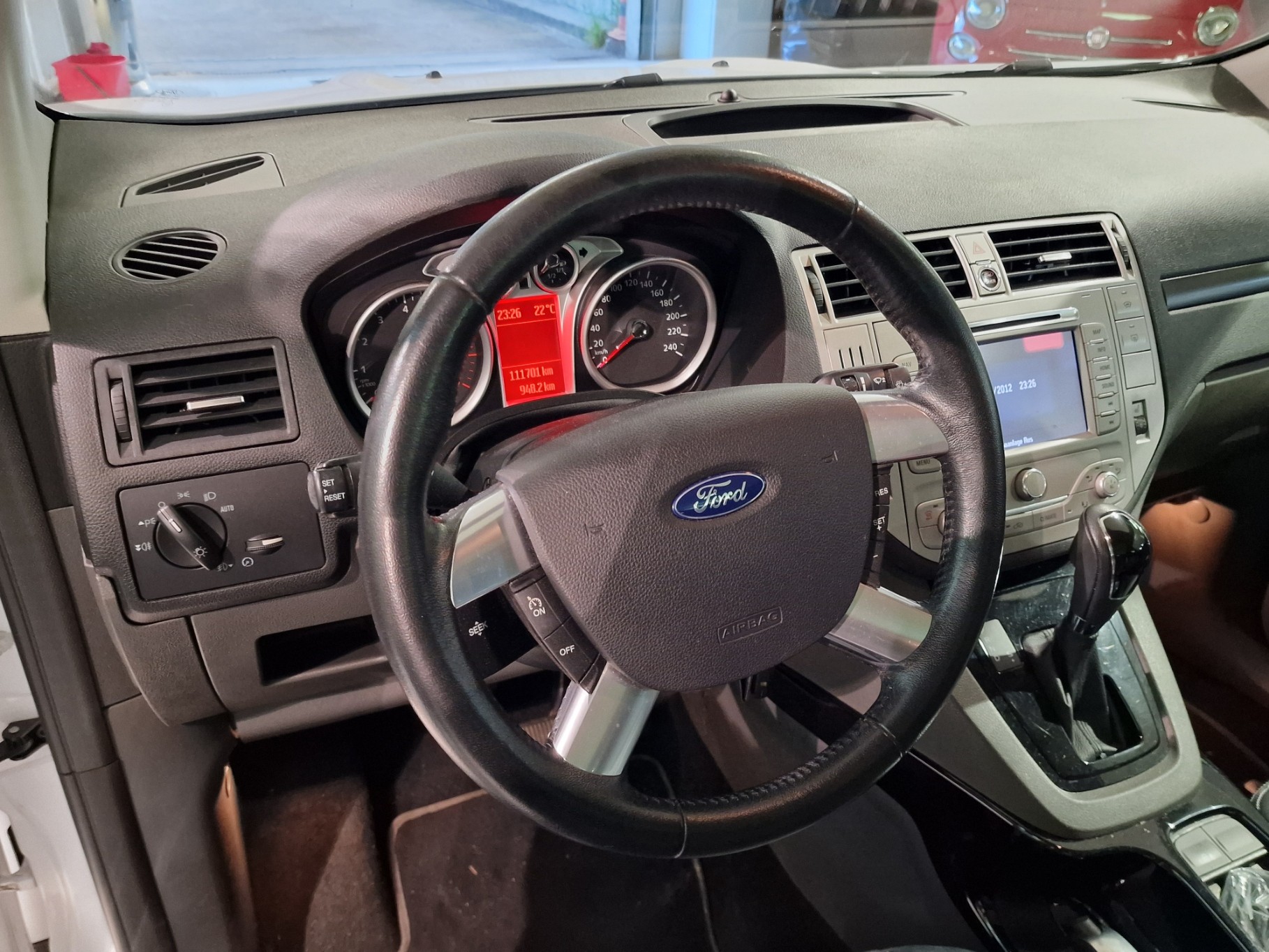 FORD Kuga 2.5 Turbo Titanium 4WD Automatic-image-9