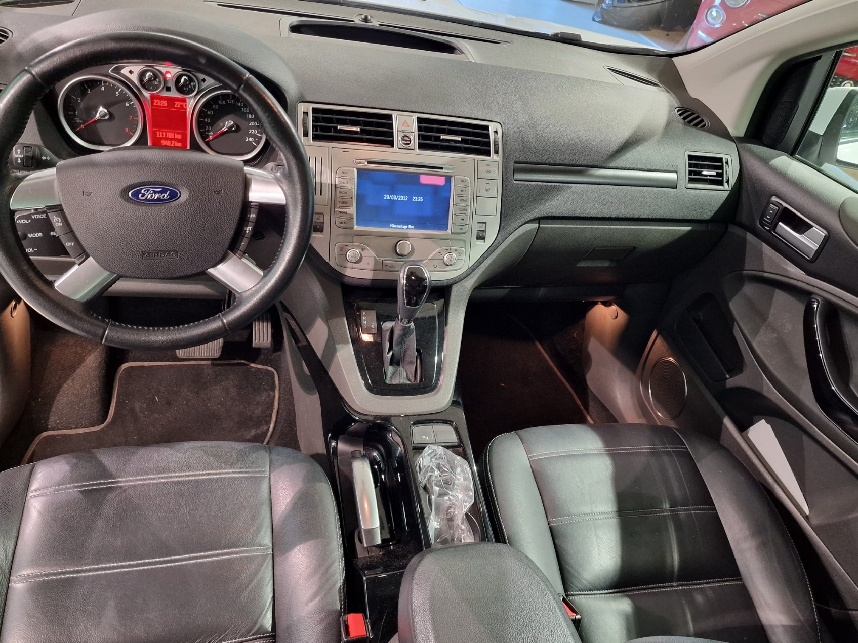 FORD Kuga 2.5 Turbo Titanium 4WD Automatic-image-8