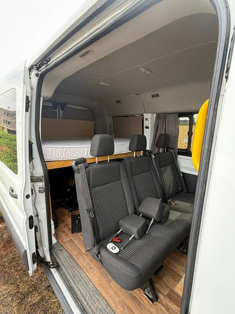 FORD Transit Custom 2.0lt. TDCi 310 L2H1 Trend Kombi, ab MFK 19.03.2026, 8-fach bereift, Klimaanlage, Anhängerkupplung-image-9