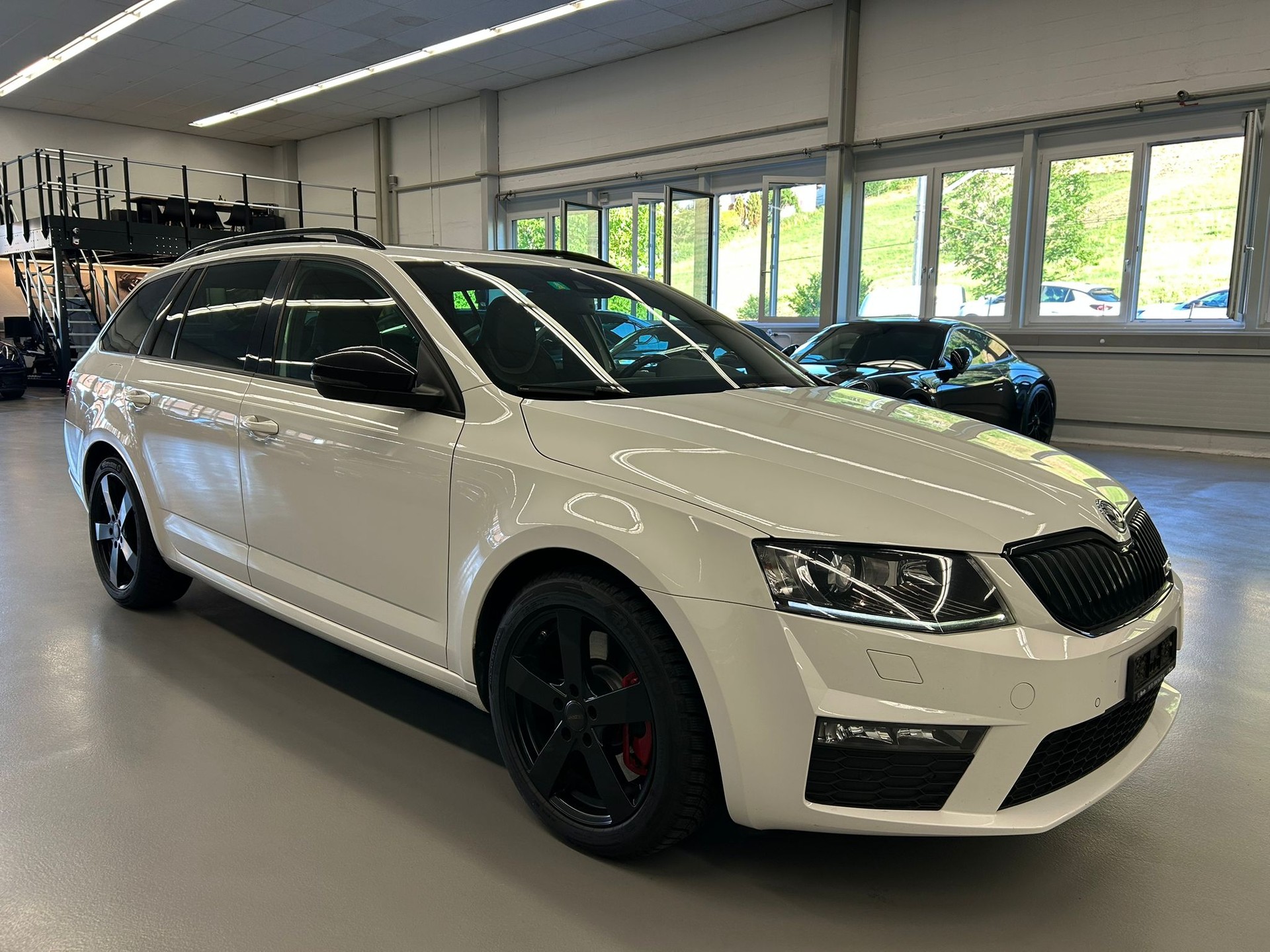 SKODA Octavia Combi 2.0 TSI RS DSG-image-1