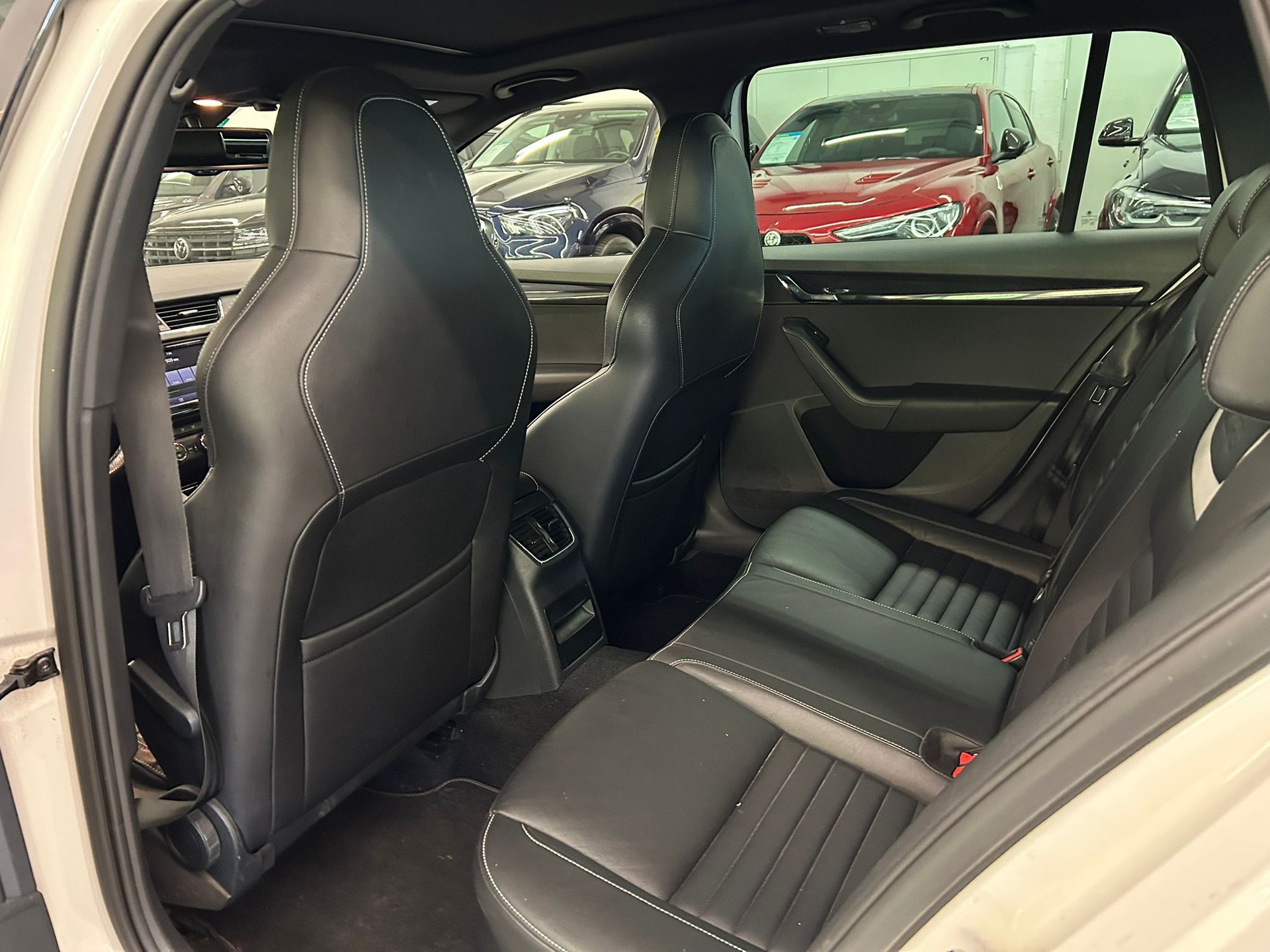 SKODA Octavia Combi 2.0 TSI RS DSG-image-18
