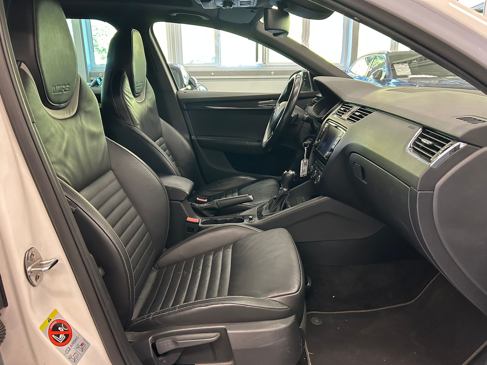 SKODA Octavia Combi 2.0 TSI RS DSG-image-17