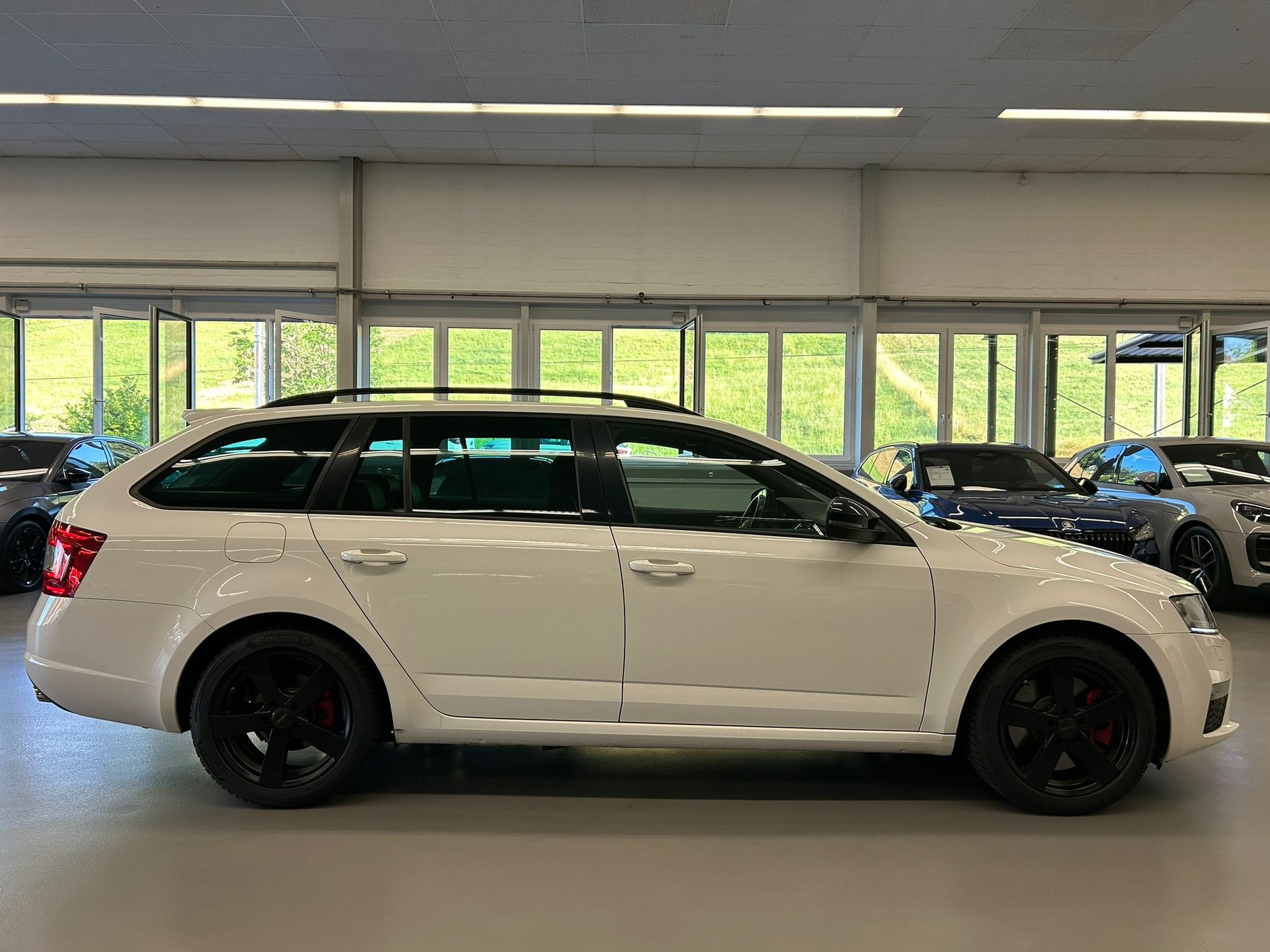 SKODA Octavia Combi 2.0 TSI RS DSG-image-6