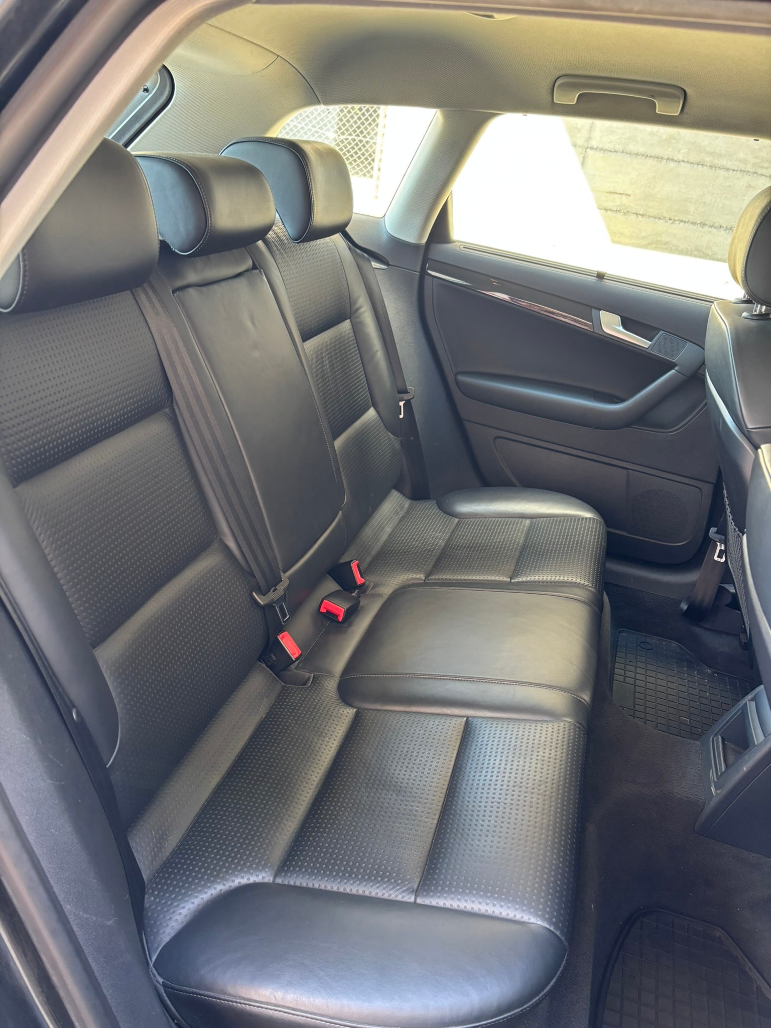AUDI 2.0 T FSI quattro S-Tronic-image-2
