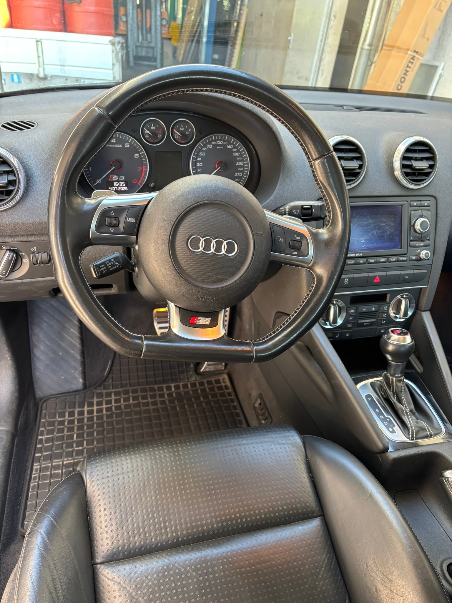 AUDI 2.0 T FSI quattro S-Tronic-image-5
