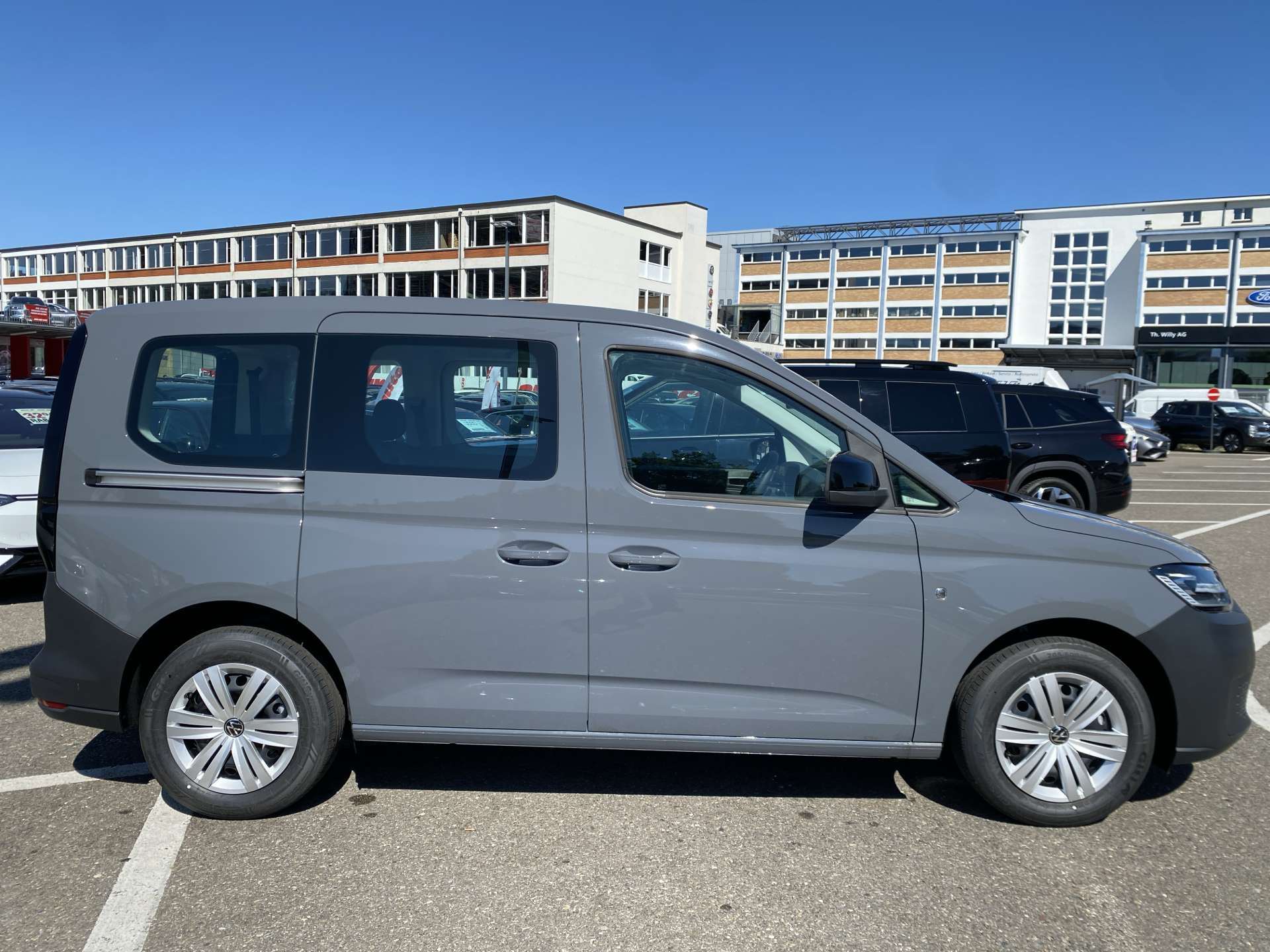 VW Caddy 2.0 TDi Origin DSG-Automat-image-8